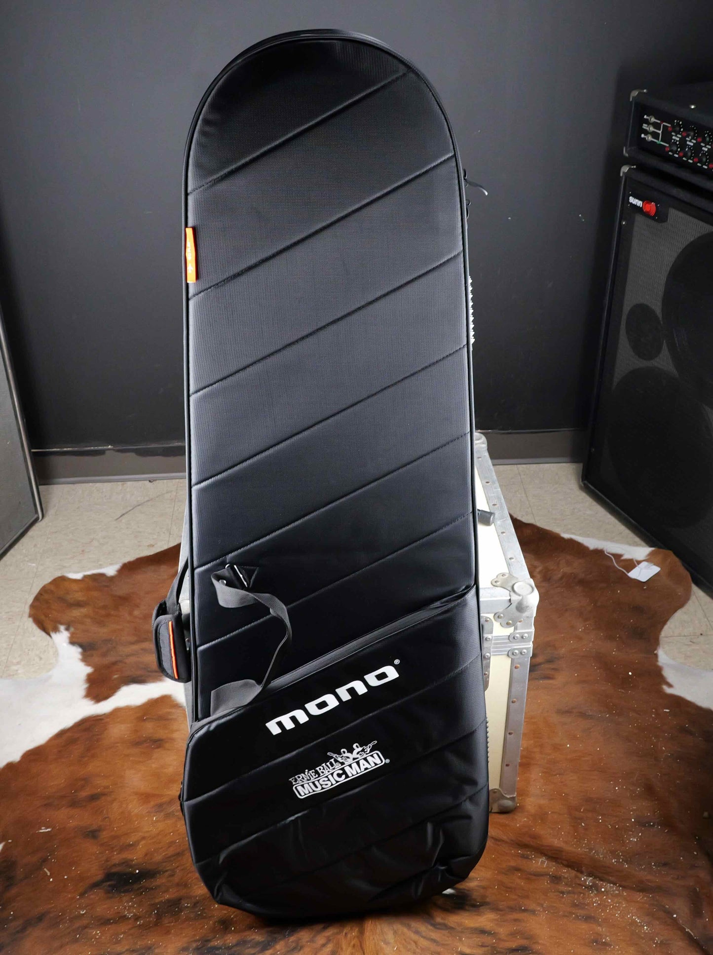 Ernie Ball Music Man Pino Palladino Stingray Bass 79 Burst Fretless