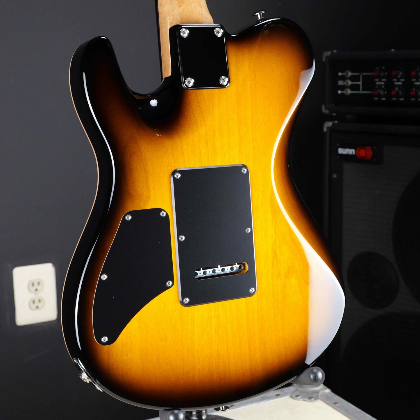 Suhr Oso Short Scale 2-Tone Tobacco Burst