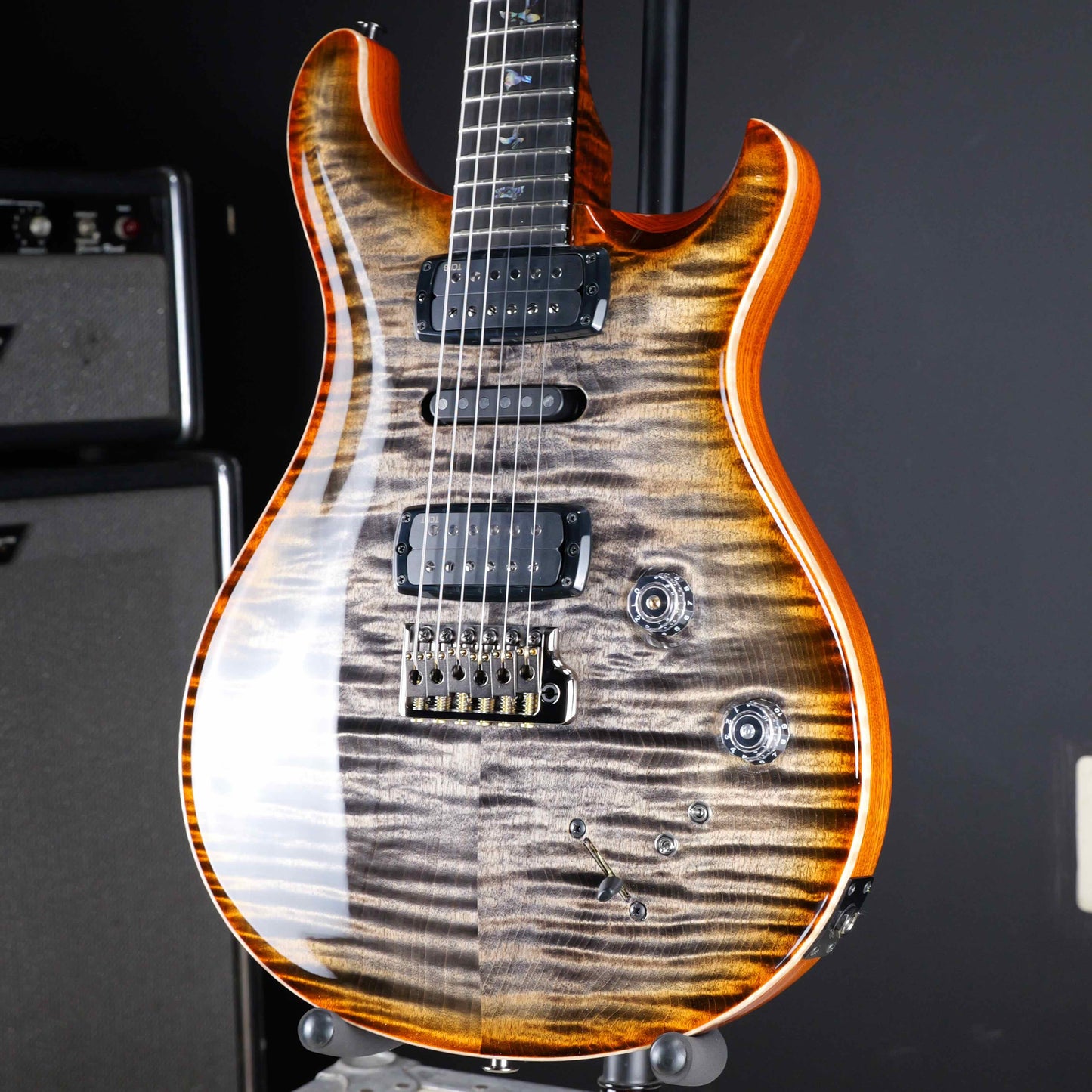 PRS Wood Library Modern Eagle V 10 Top Burnt Maple Leaf