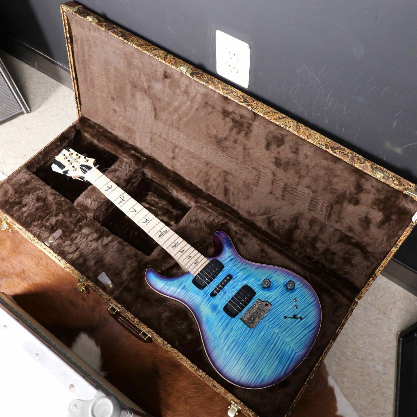 PRS Wood Library Modern Eagle V Aquableux Purple Burst 10 Top Satin
