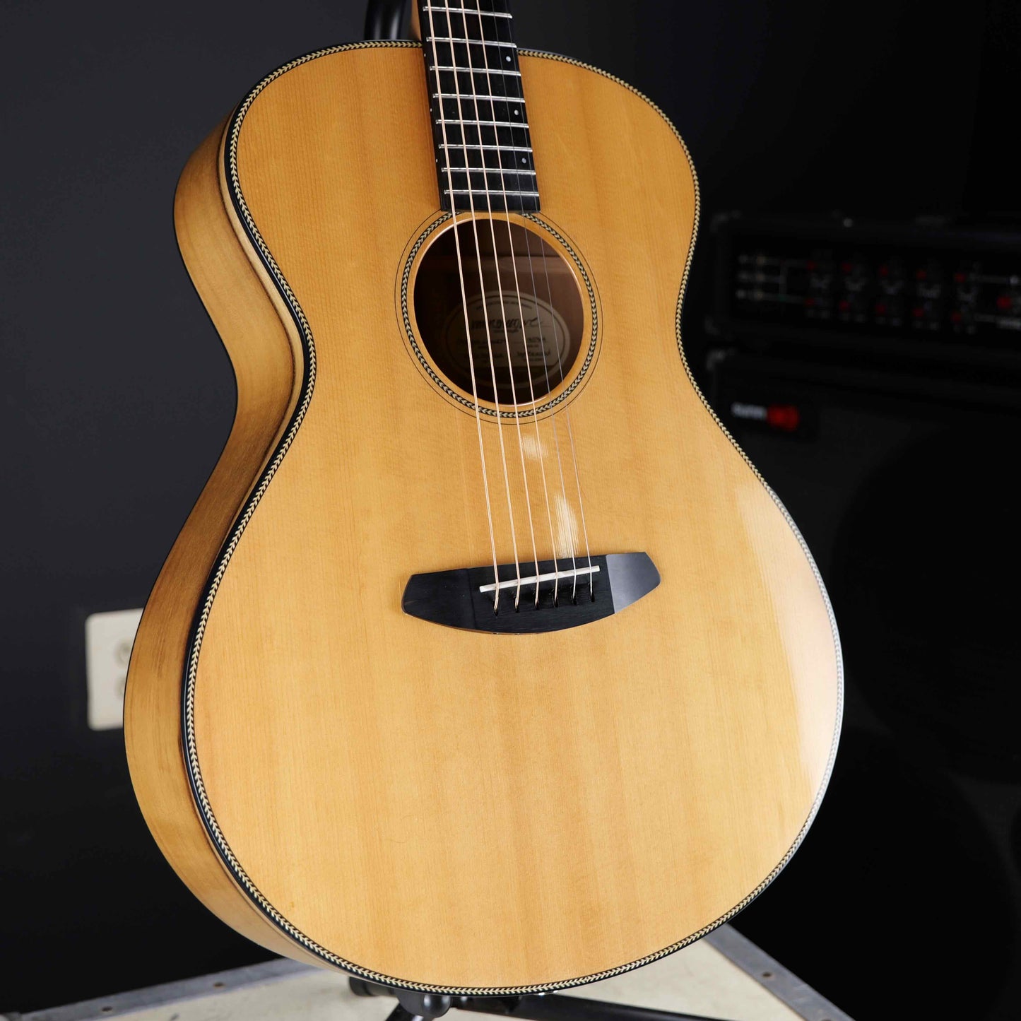 Breedlove Oregon Concert Sitka/Myrtlewood