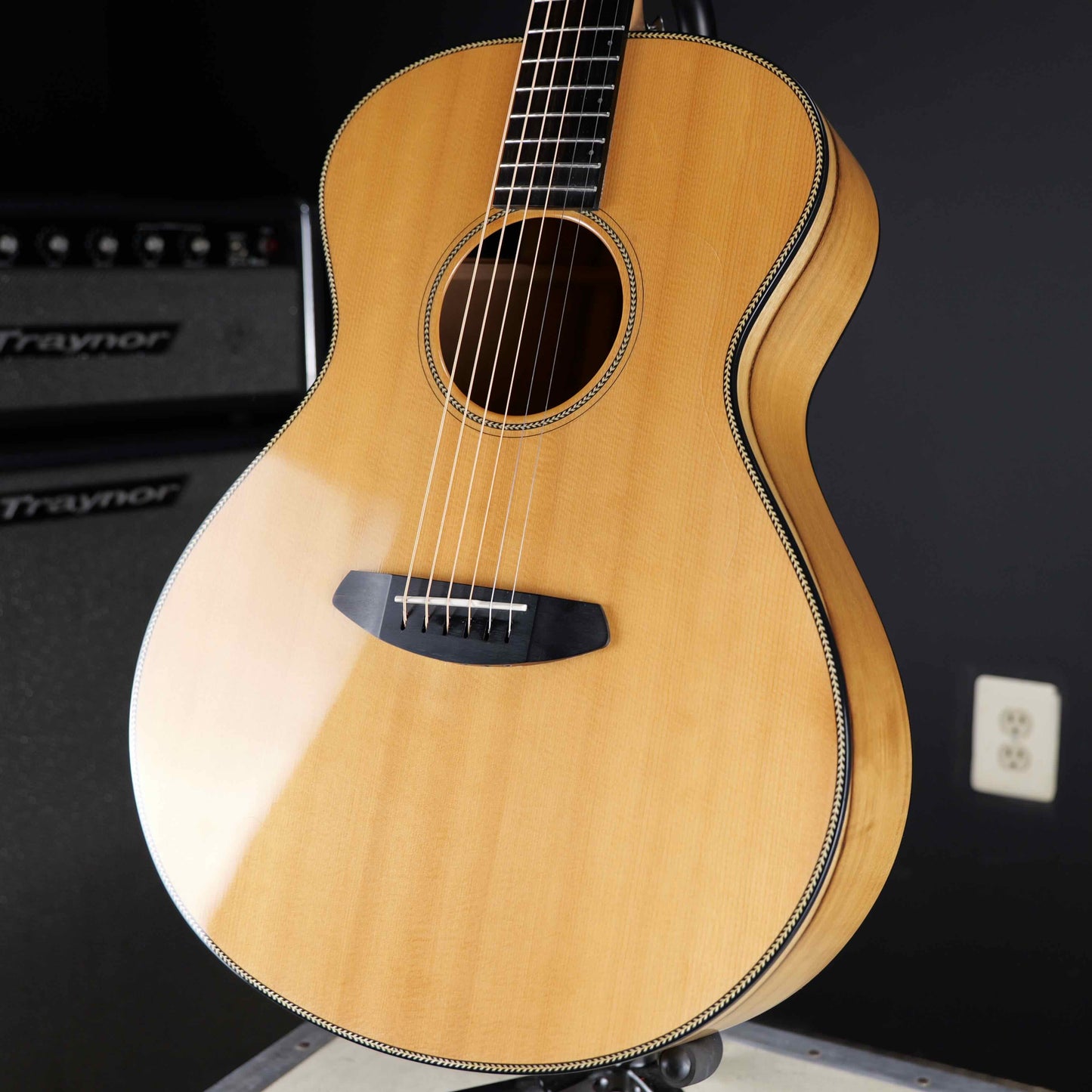 Breedlove Oregon Concert Sitka/Myrtlewood