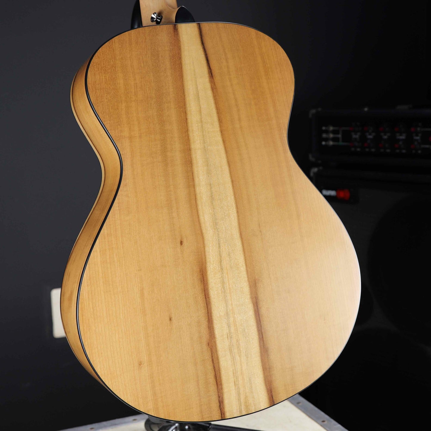 Breedlove Oregon Concert Sitka/Myrtlewood