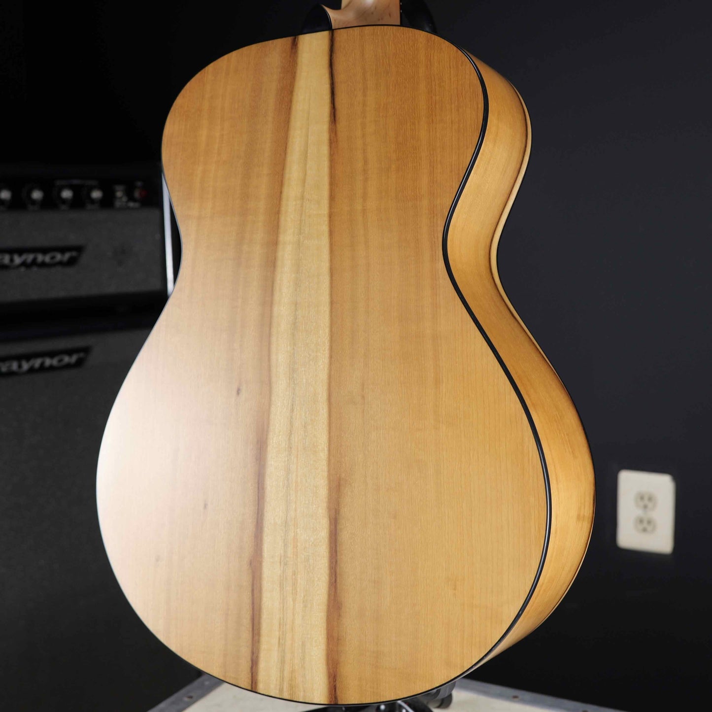 Breedlove Oregon Concert Sitka/Myrtlewood