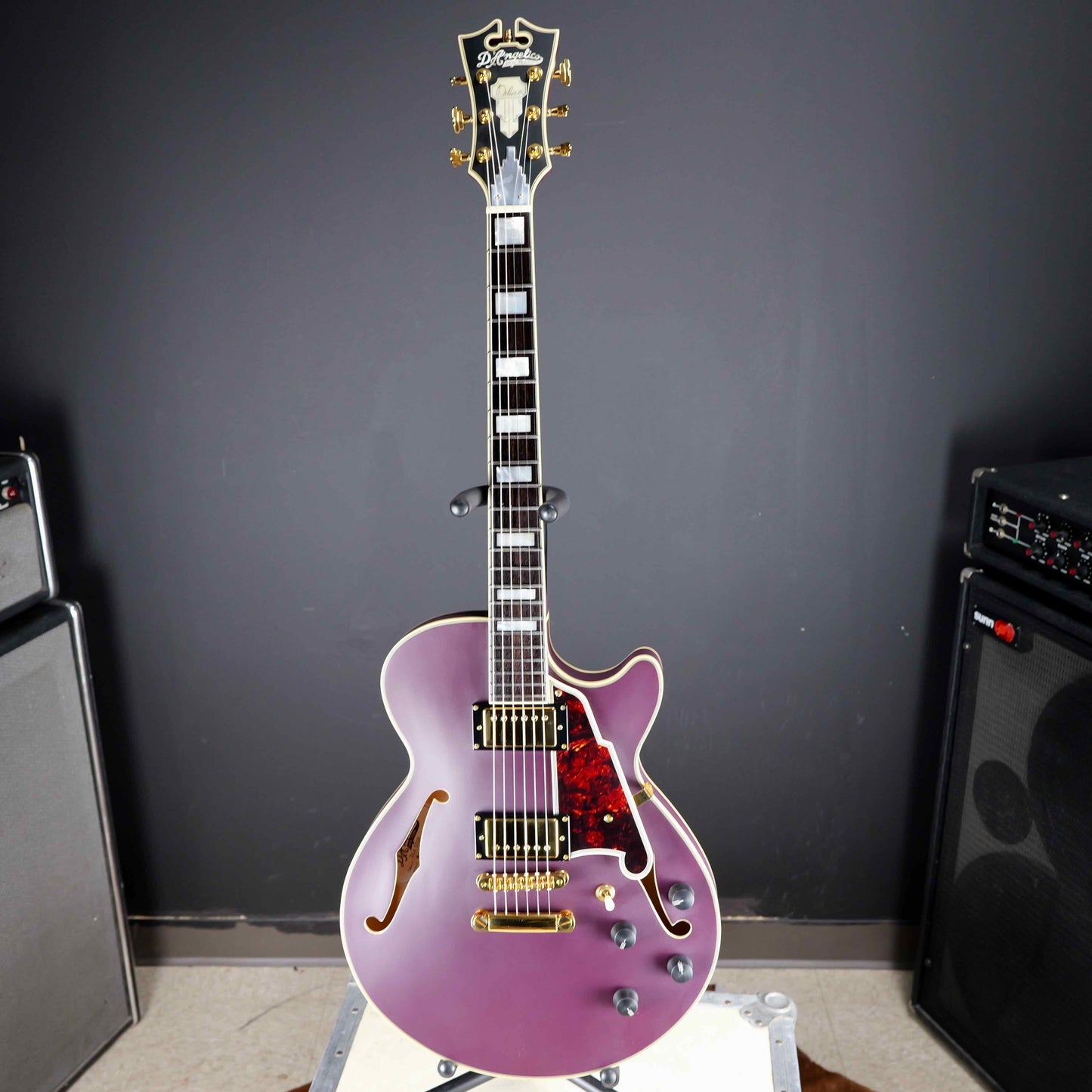 D'Angelico Deluxe SSSP Plum