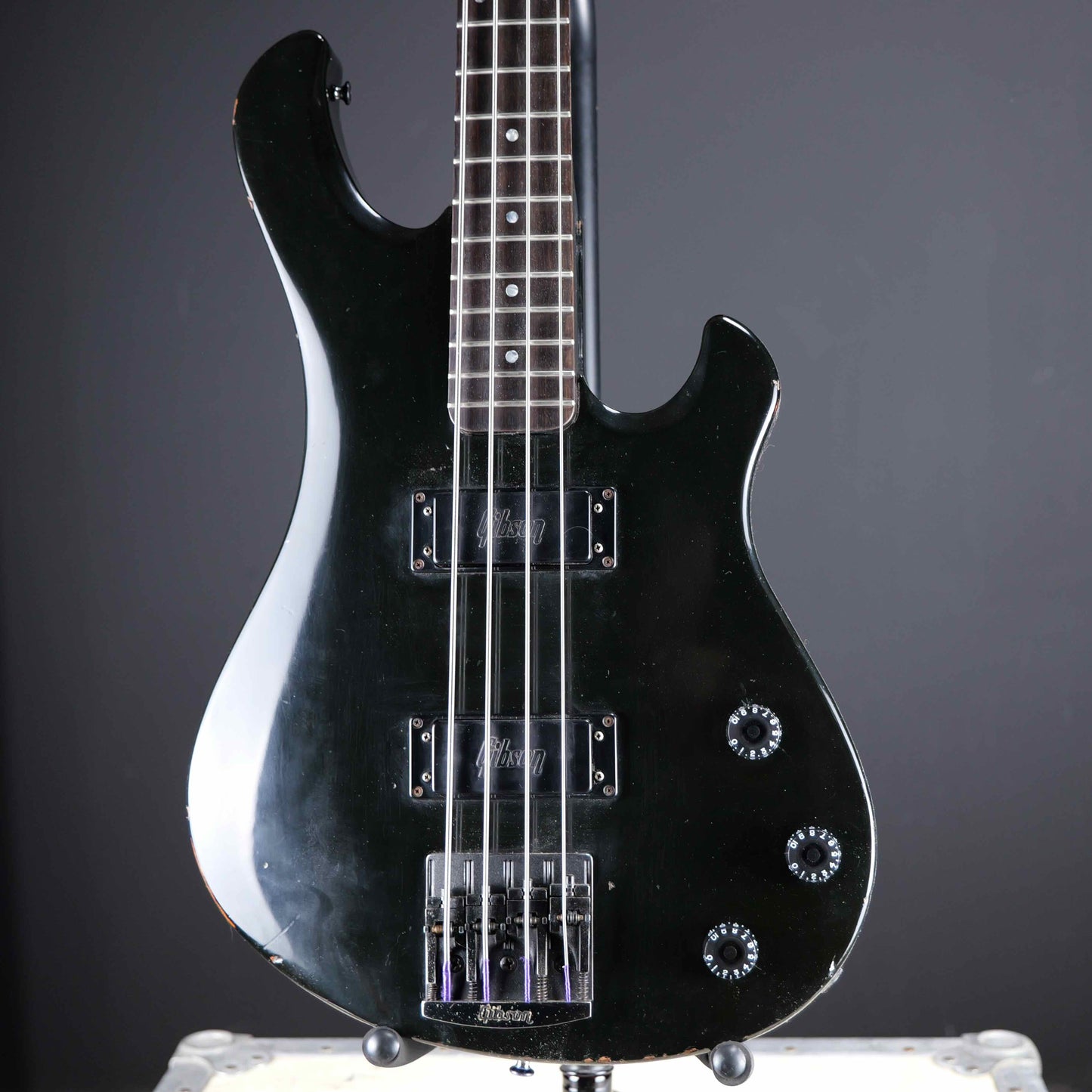 Gibson Q-80 Bass Black