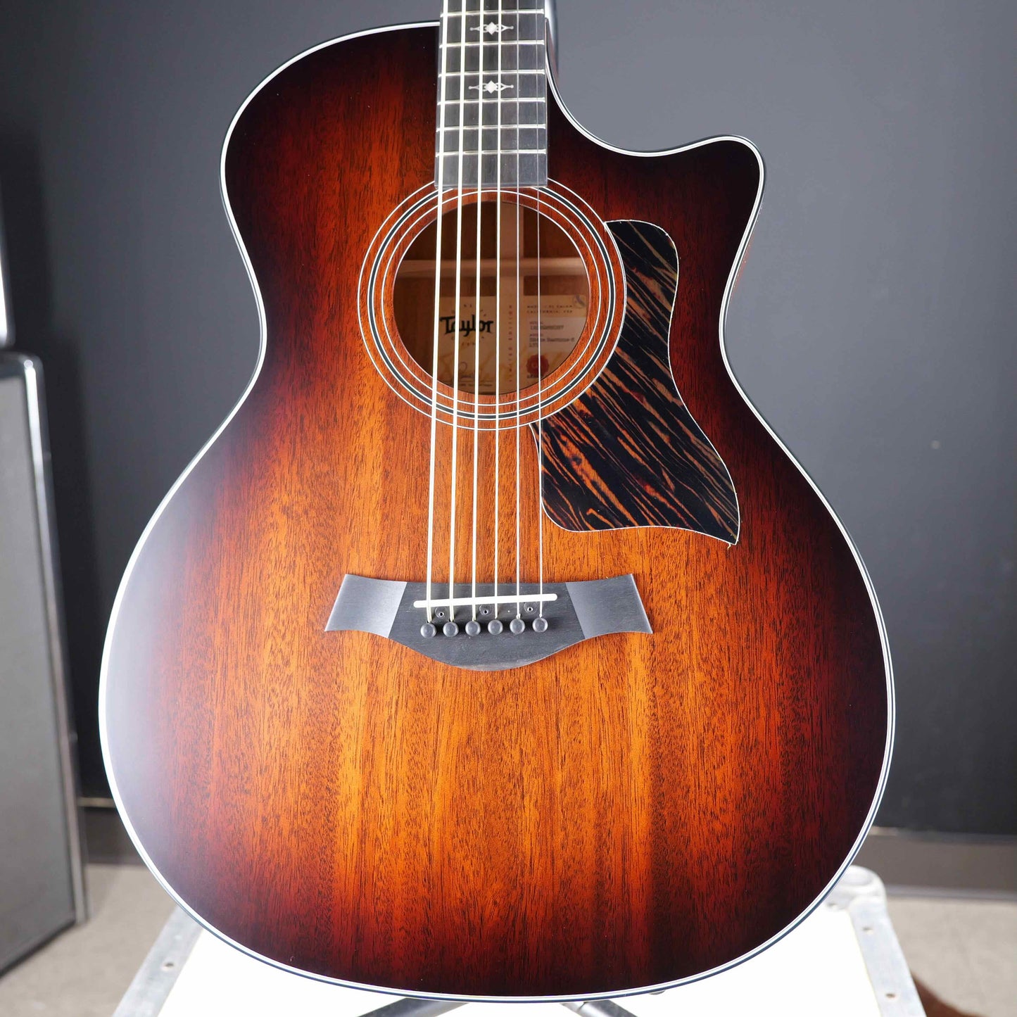 Taylor 324ce Baritone-6 LTD