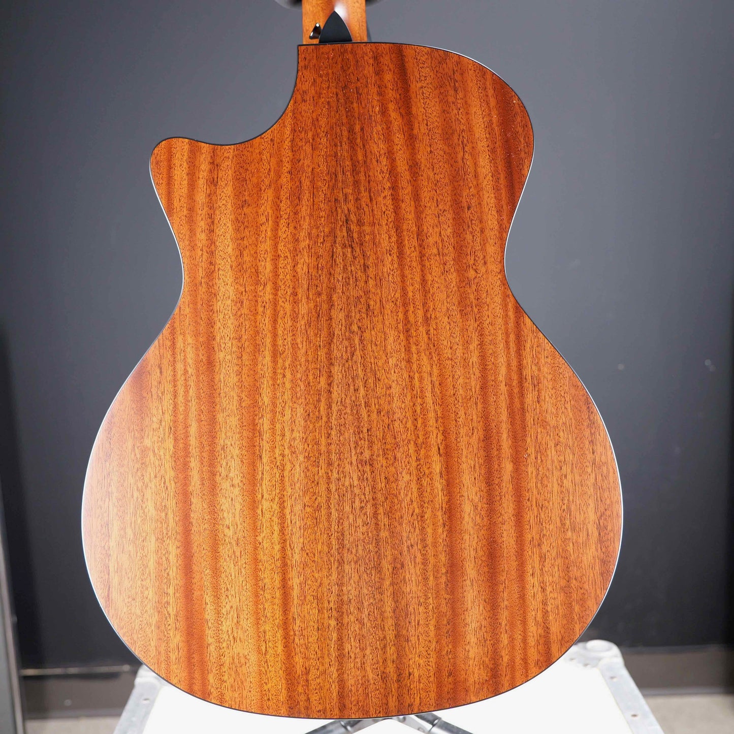 Taylor 324ce Baritone-6 LTD