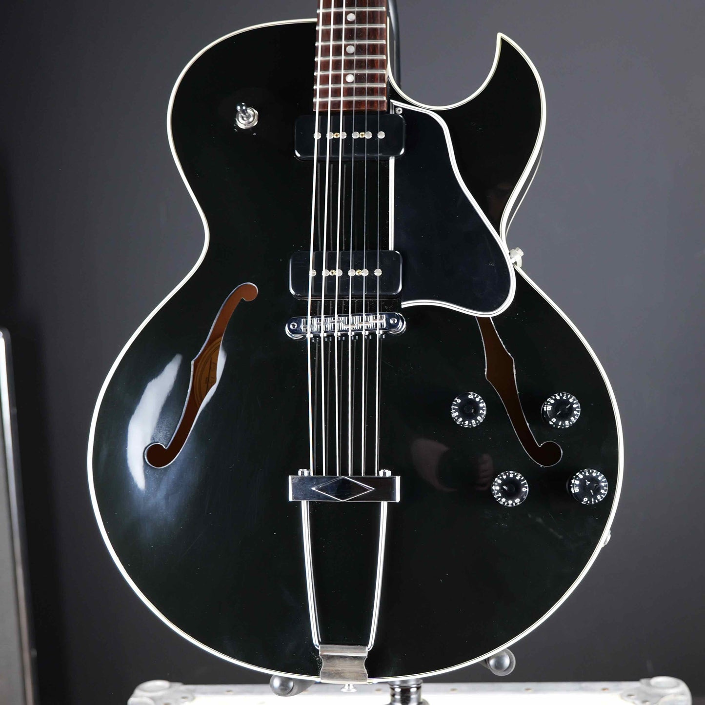 Gibson ES-135 Ebony 90s