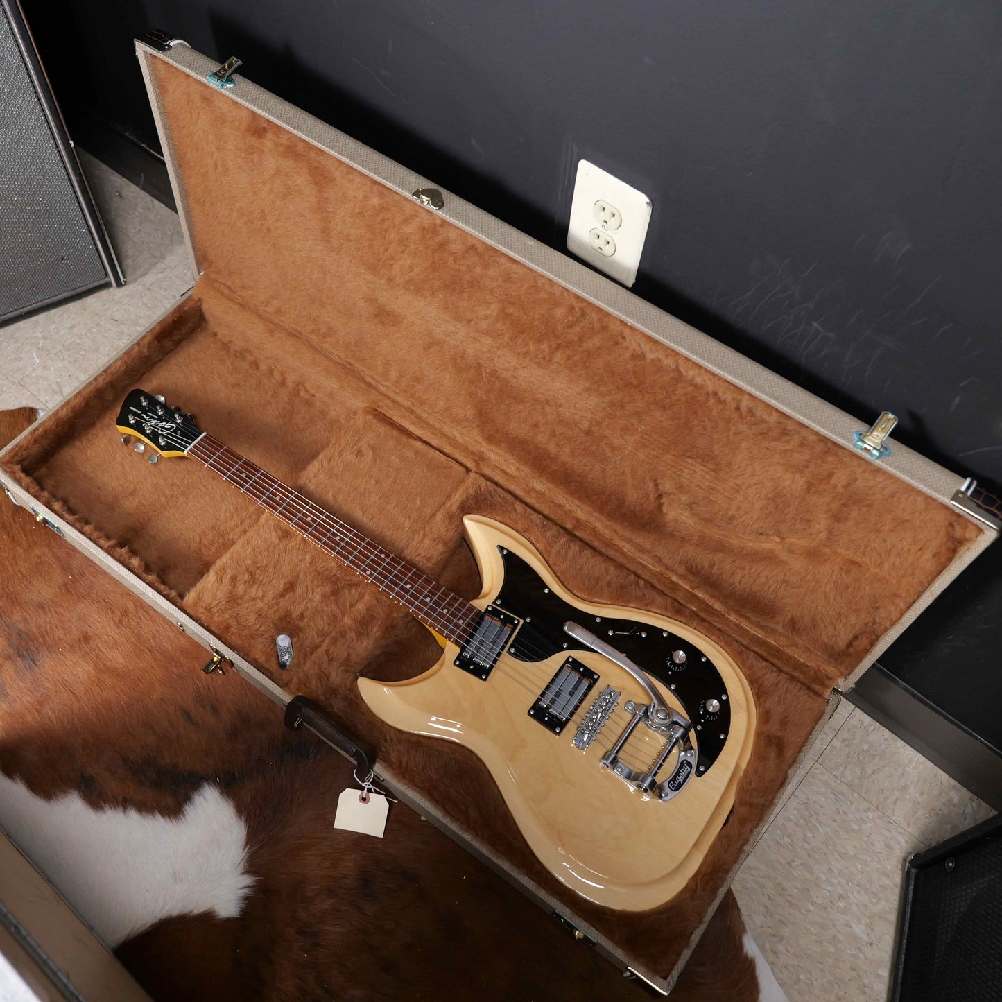 Godin Dorchester Natural w/ Bigsby