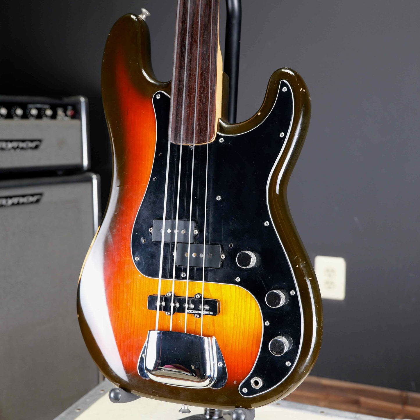 Fender Fretless Precision Bass 1978 Three Tone Sunburst