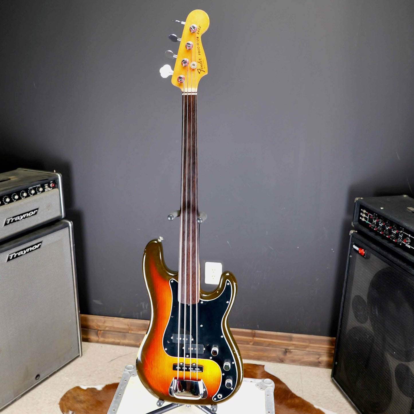 Fender Fretless Precision Bass 1978 Three Tone Sunburst