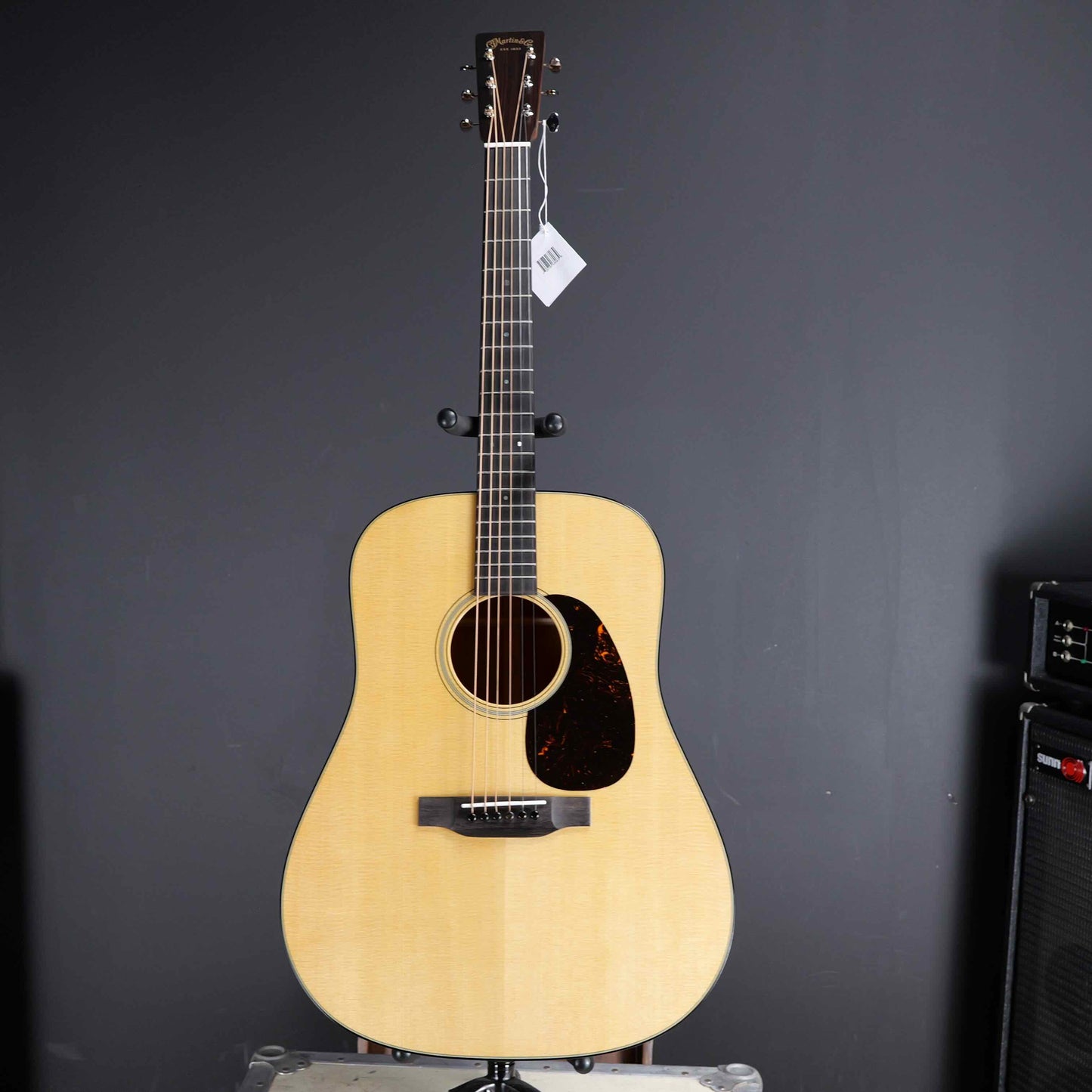 Martin D-18