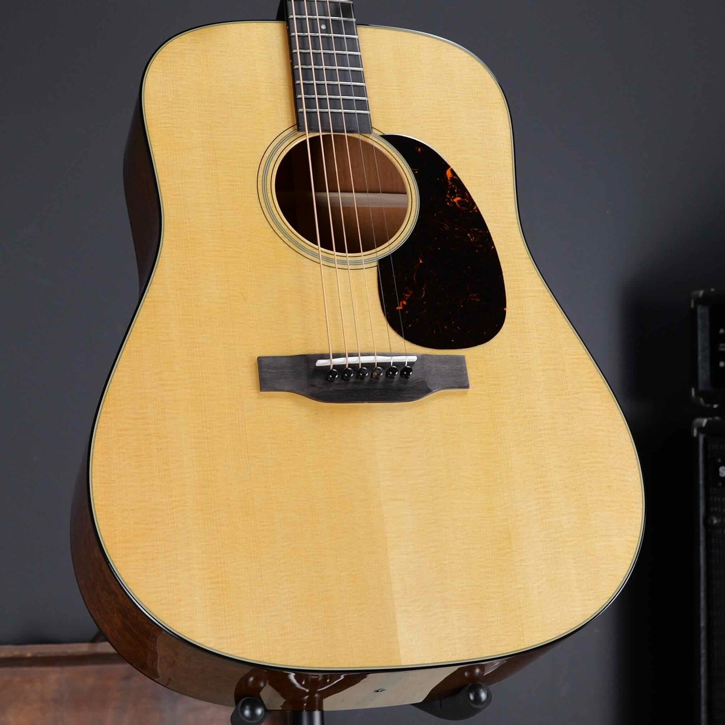 Martin D-18