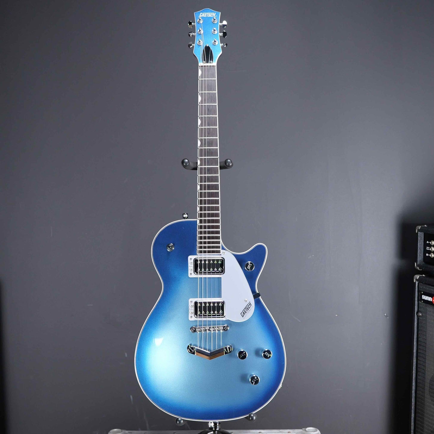 Gretsch G5227 Electromatic Jet BT Single-Cut with V-Stoptail Astra Blue Burst