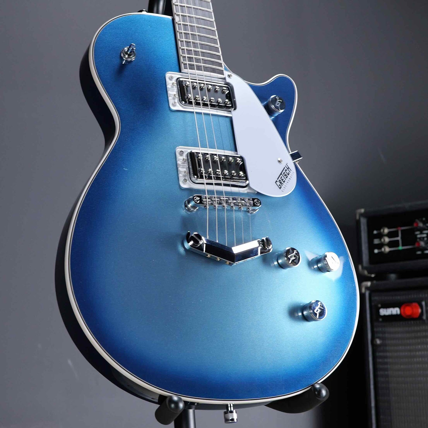 Gretsch G5227 Electromatic Jet BT Single-Cut with V-Stoptail Astra Blue Burst
