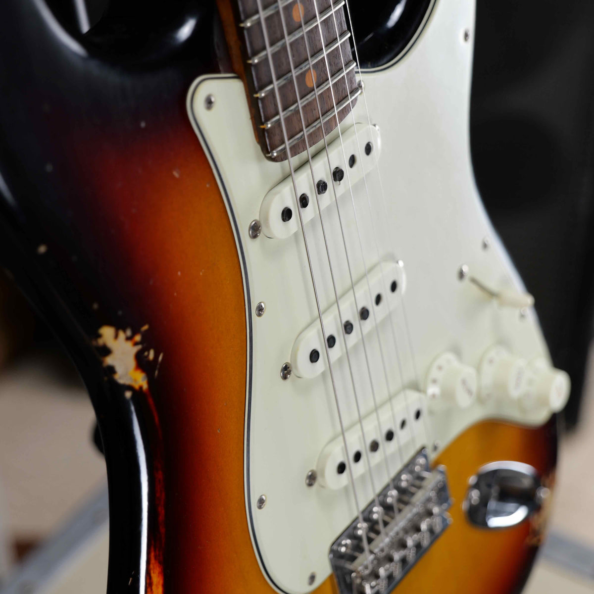 Fender Custom Shop Sweetwater Dealer Select Stratocaster 3-Tone Sunburst
