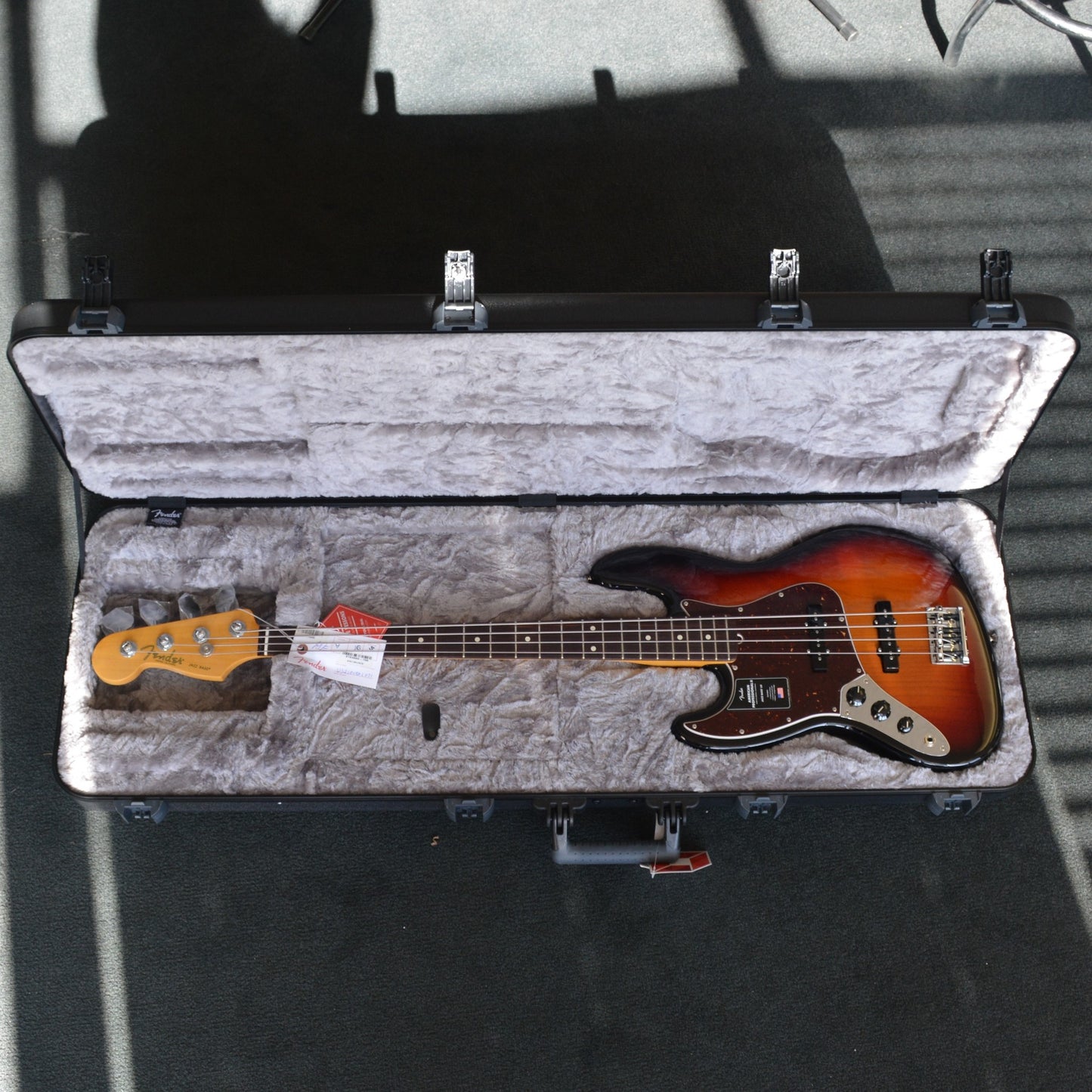 Fender American Professional Jazz Bass II  Left Hand 3-Color Sunburst