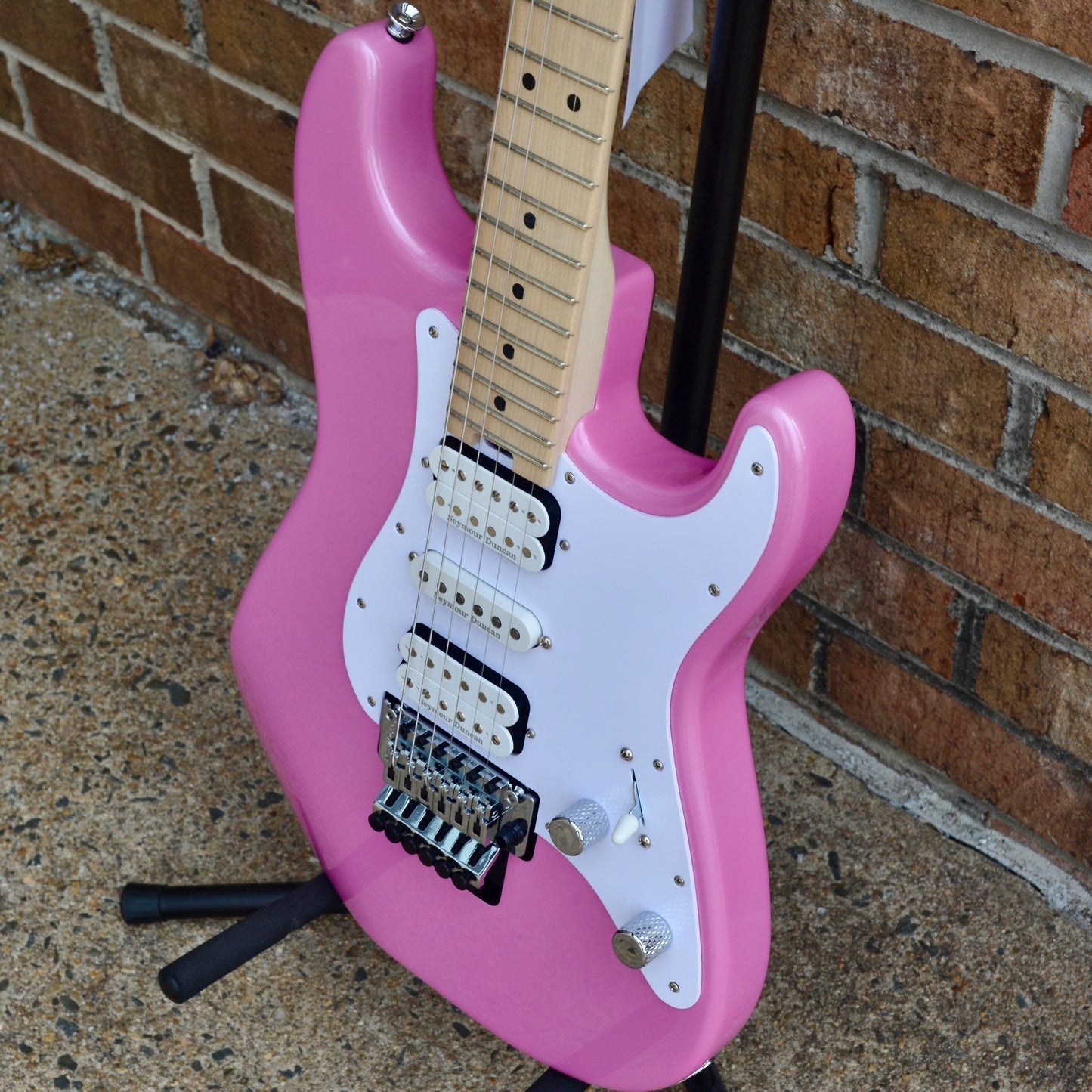 Charvel Pro-Mod So-Cal Style 1 HSH FR M Platinum Pink