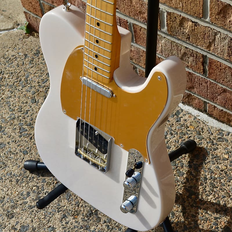 Fender JV Modified '50s Telecaster®, Maple Fingerboard, White Blonde