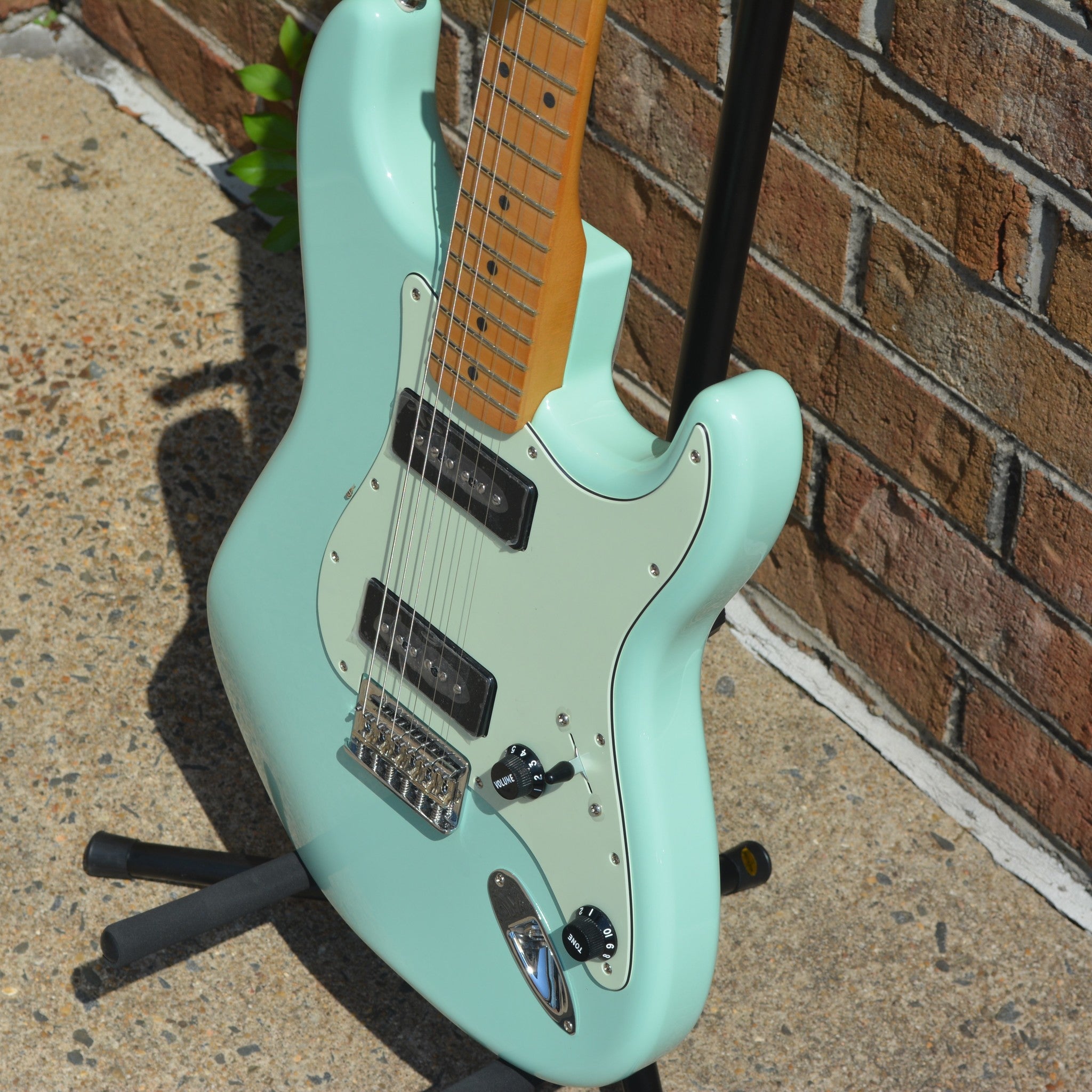 Fender Noventa Stratocaster Surf Green – Matt's Guitars