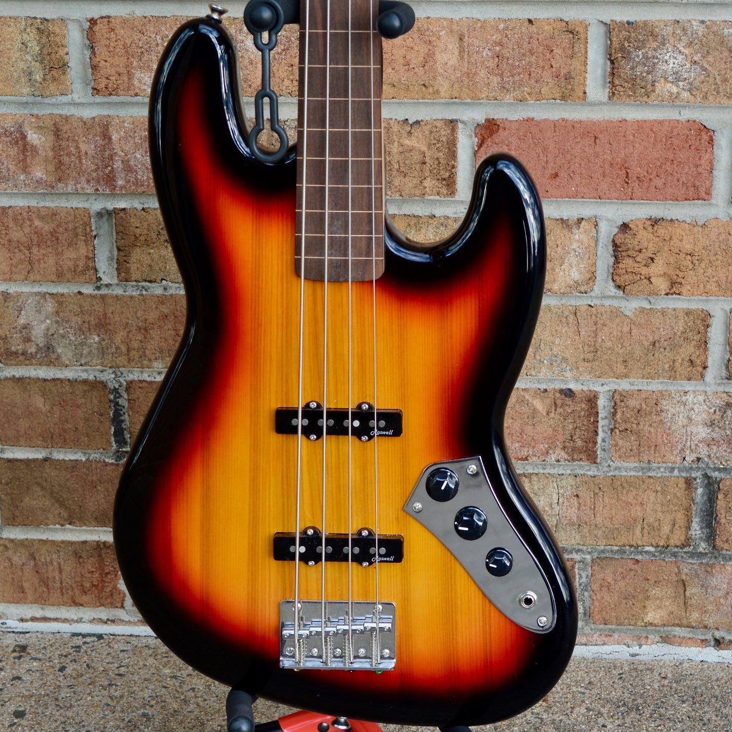Harley Benton Deluxe Series Fretless Bass JB-40FL 3 Tone Sunburst