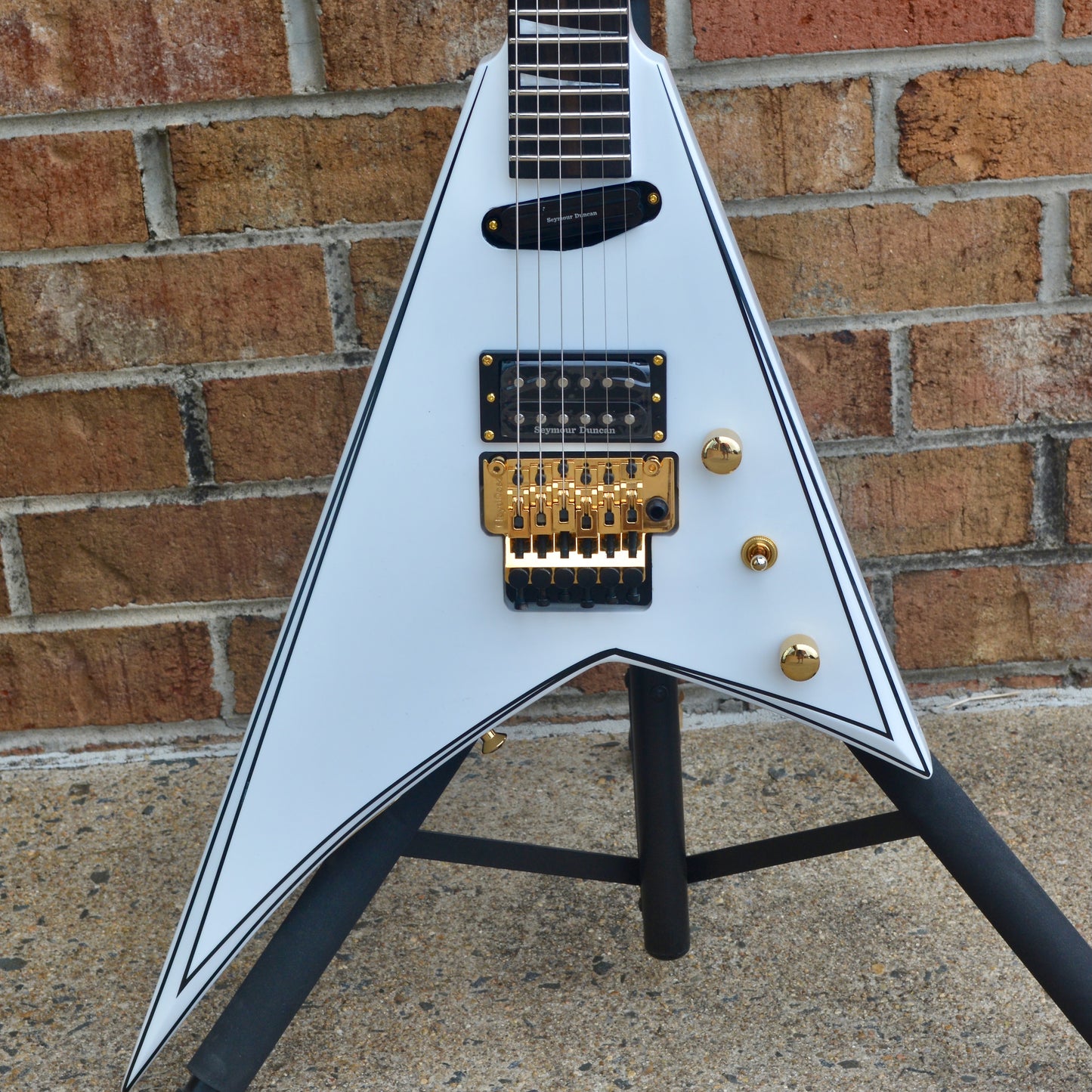 Jackson Concept Series Rhoads RR24 HS, Ebony Fingerboard, White with Black Pinstripes