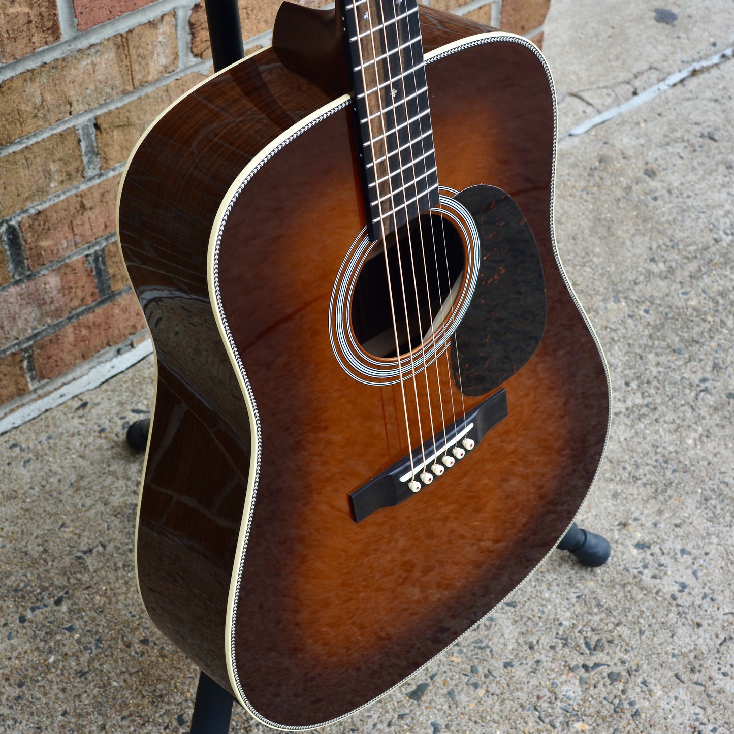 Martin HD-28 Ambertone Standard Series Dreadnought