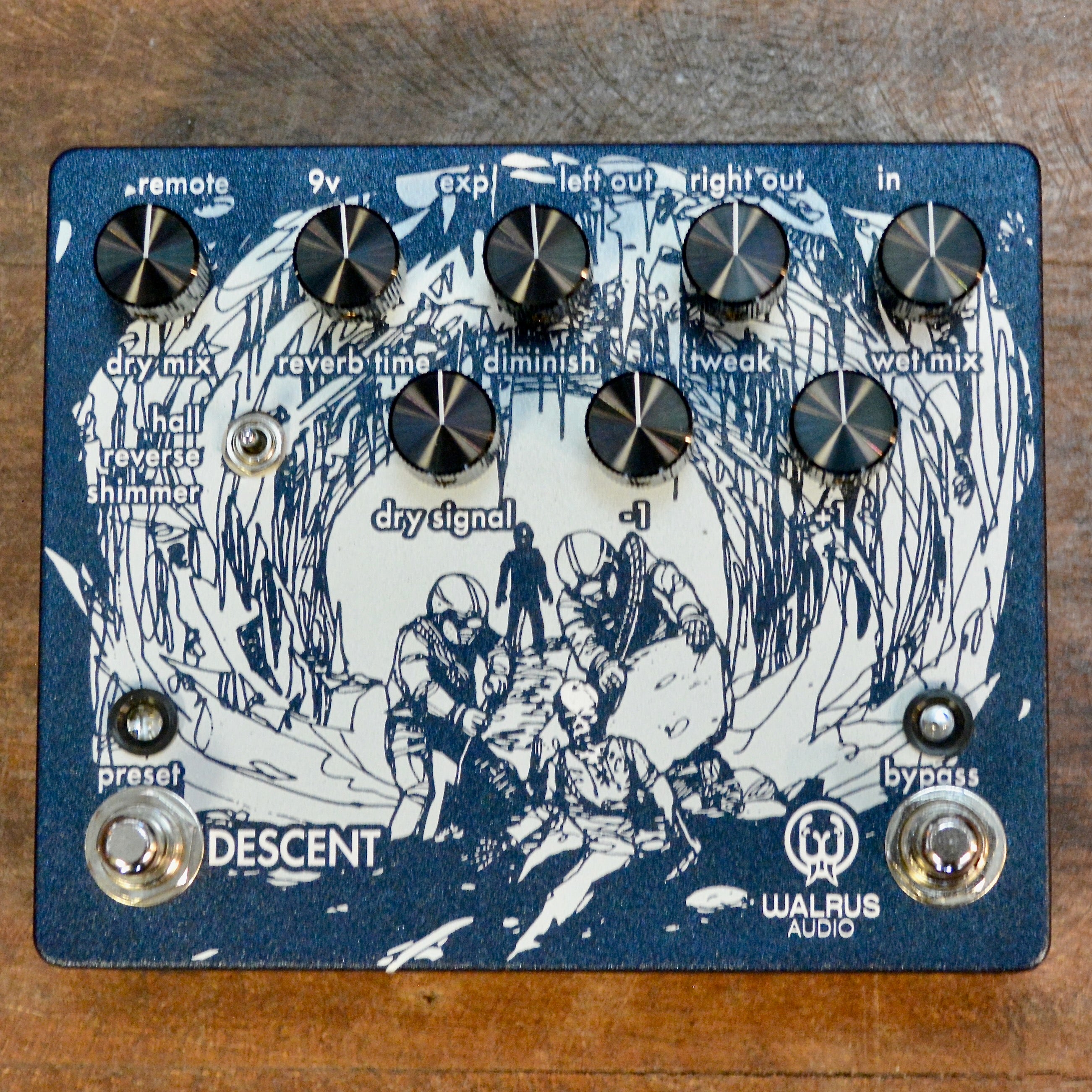 Walrus Audio Descent Reverb/Octave Machine – Matt's Guitars