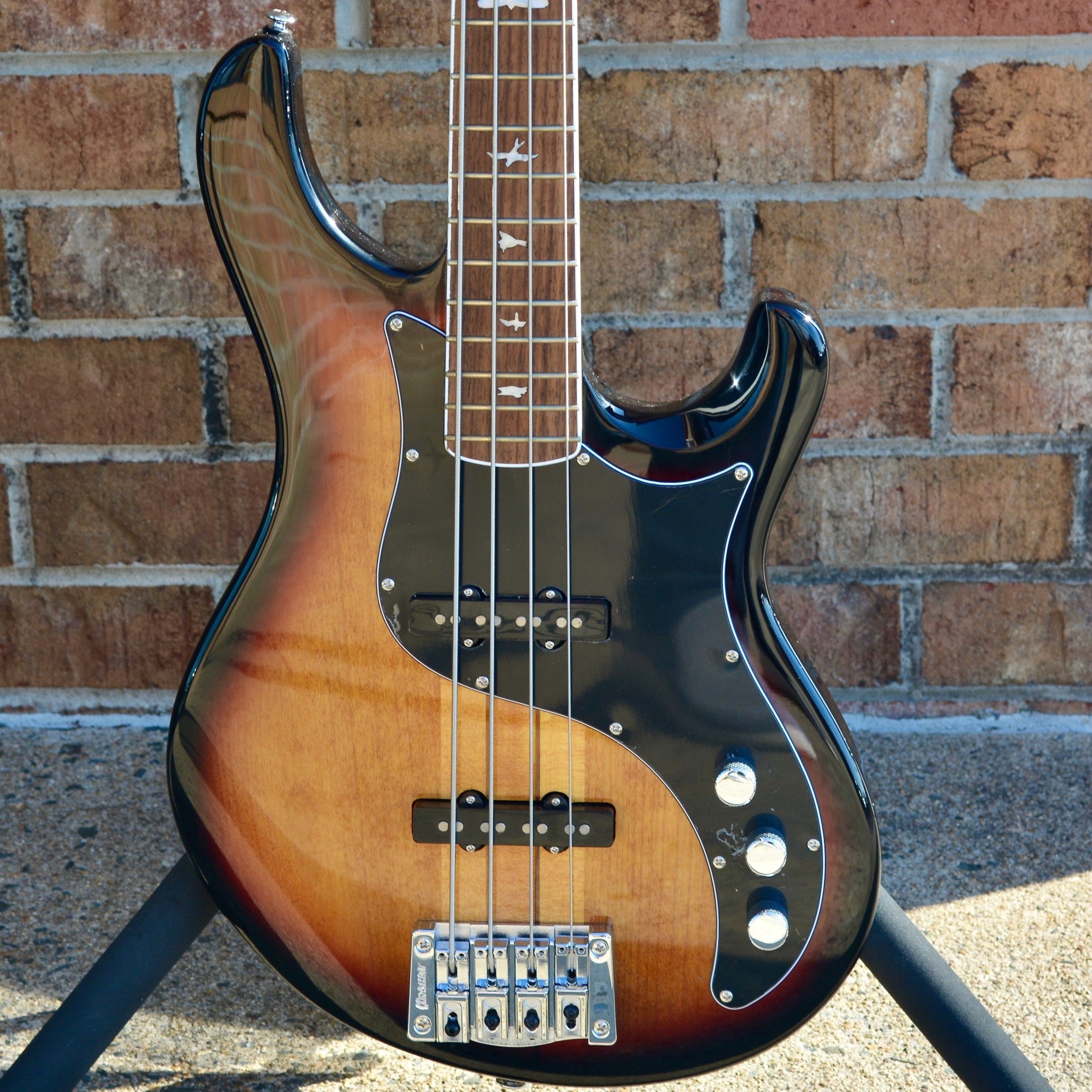 PRS SE Kestrel Bass Tri-Color Sunburst – Matt's Guitars