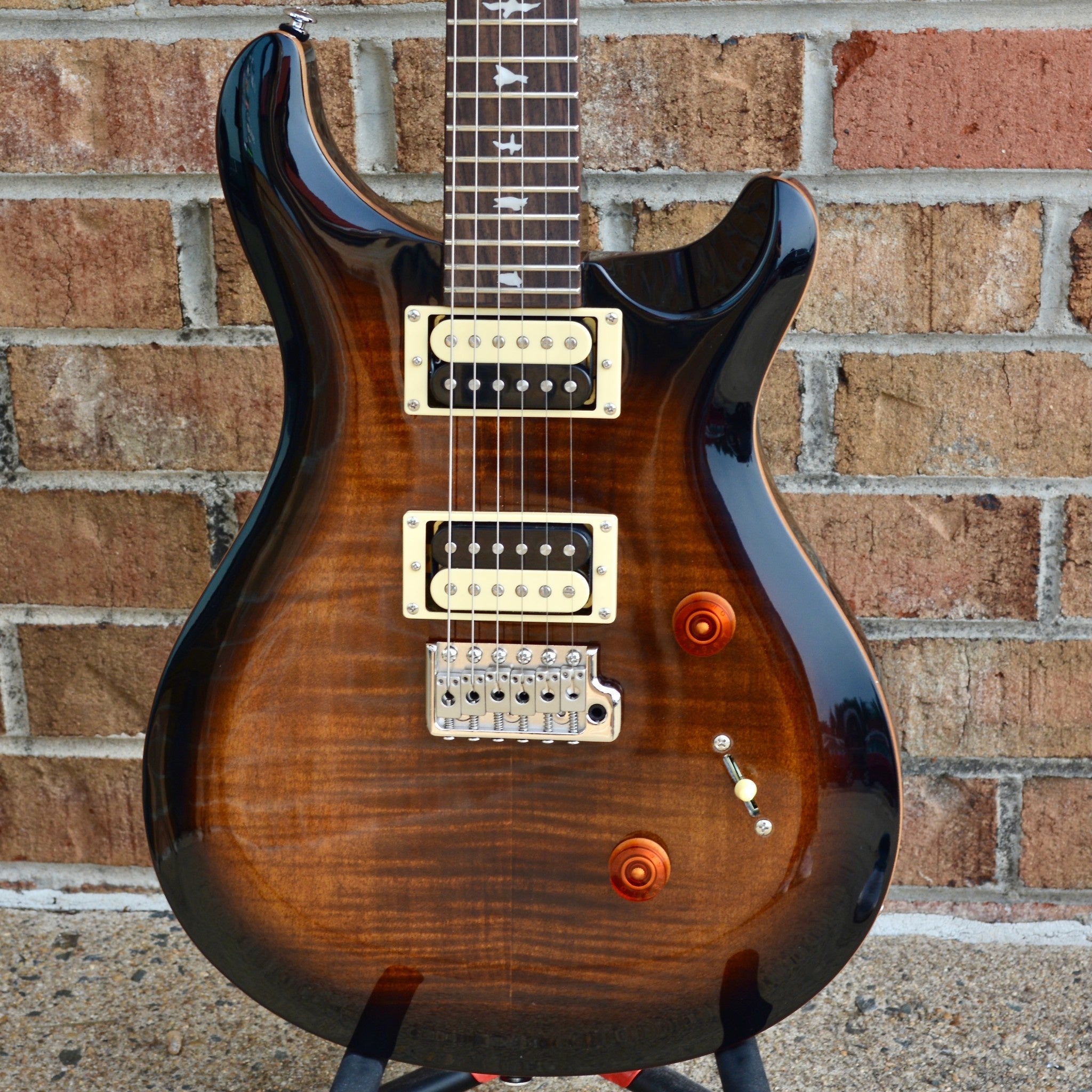 PRS SE Custom 24 Black Gold Burst – Matt's Guitars