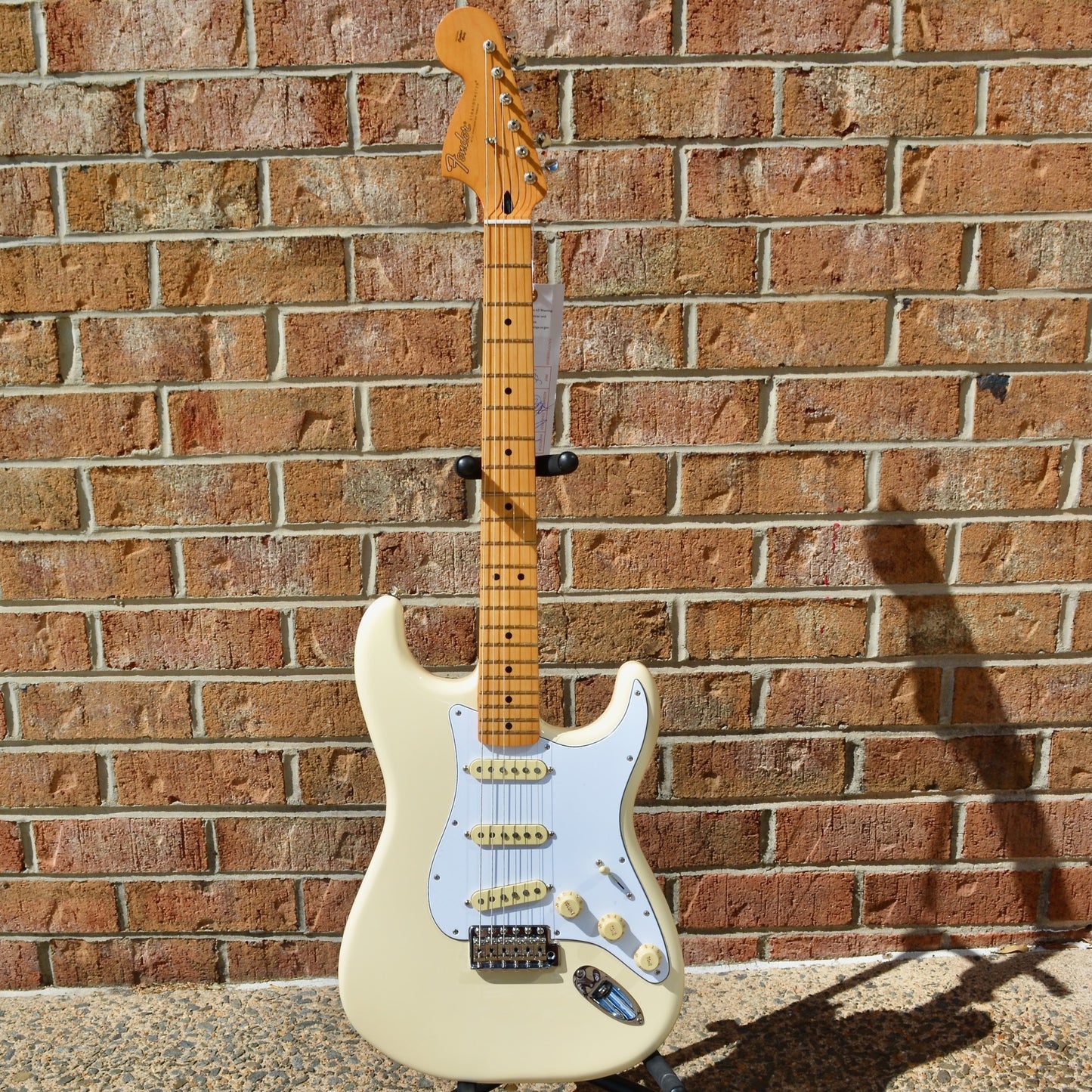 Fender Jimi Hendrix Stratocaster®, Maple Fingerboard, Olympic White