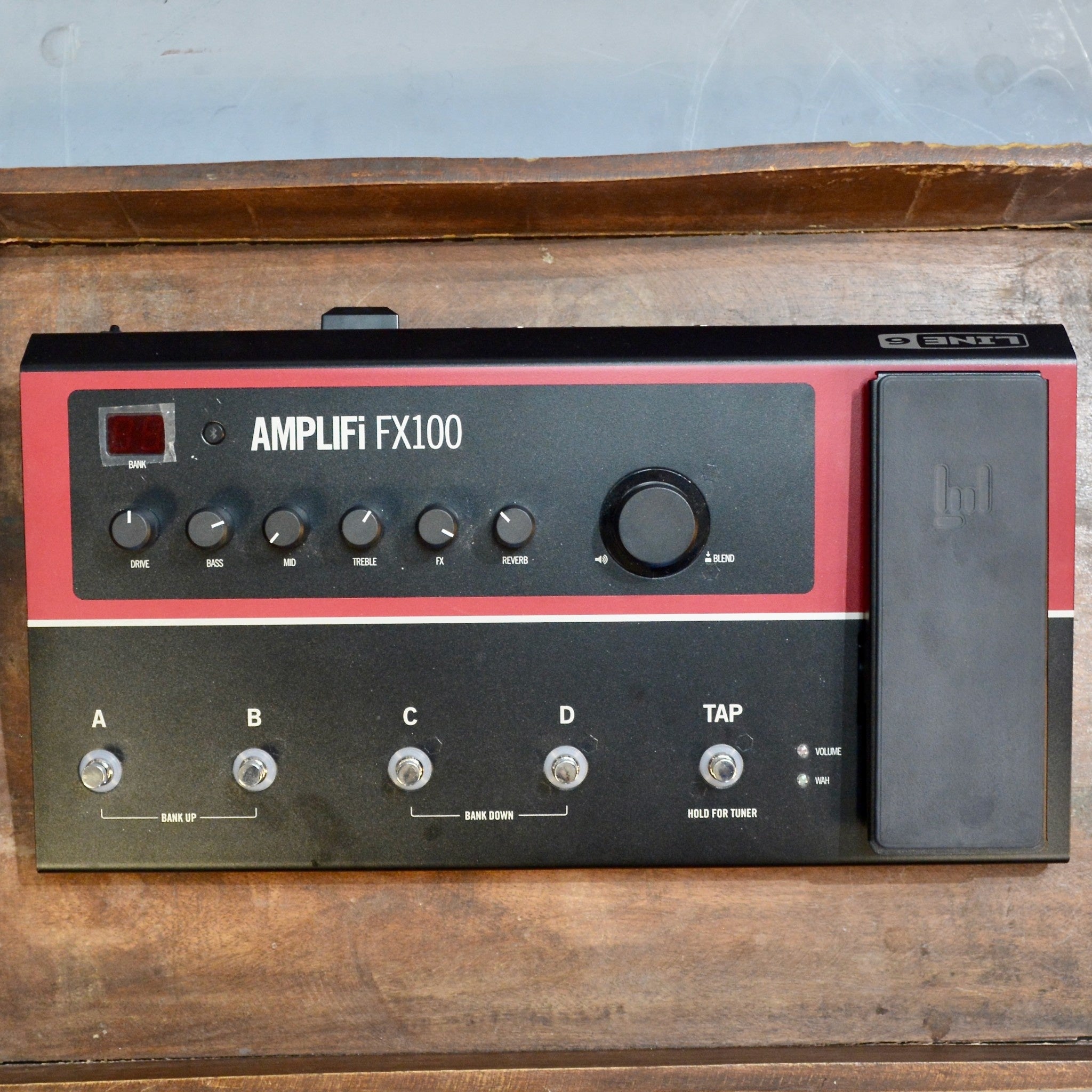 Line 6 USED AMPLIFi FX100