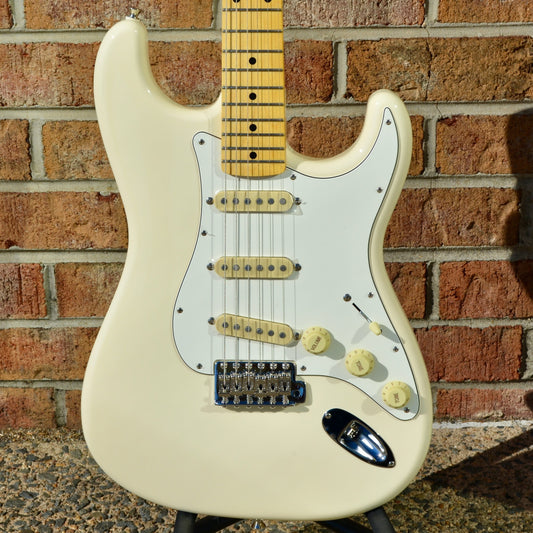 Fender JV Modified '60s Stratocaster®, Maple Fingerboard, Olympic White