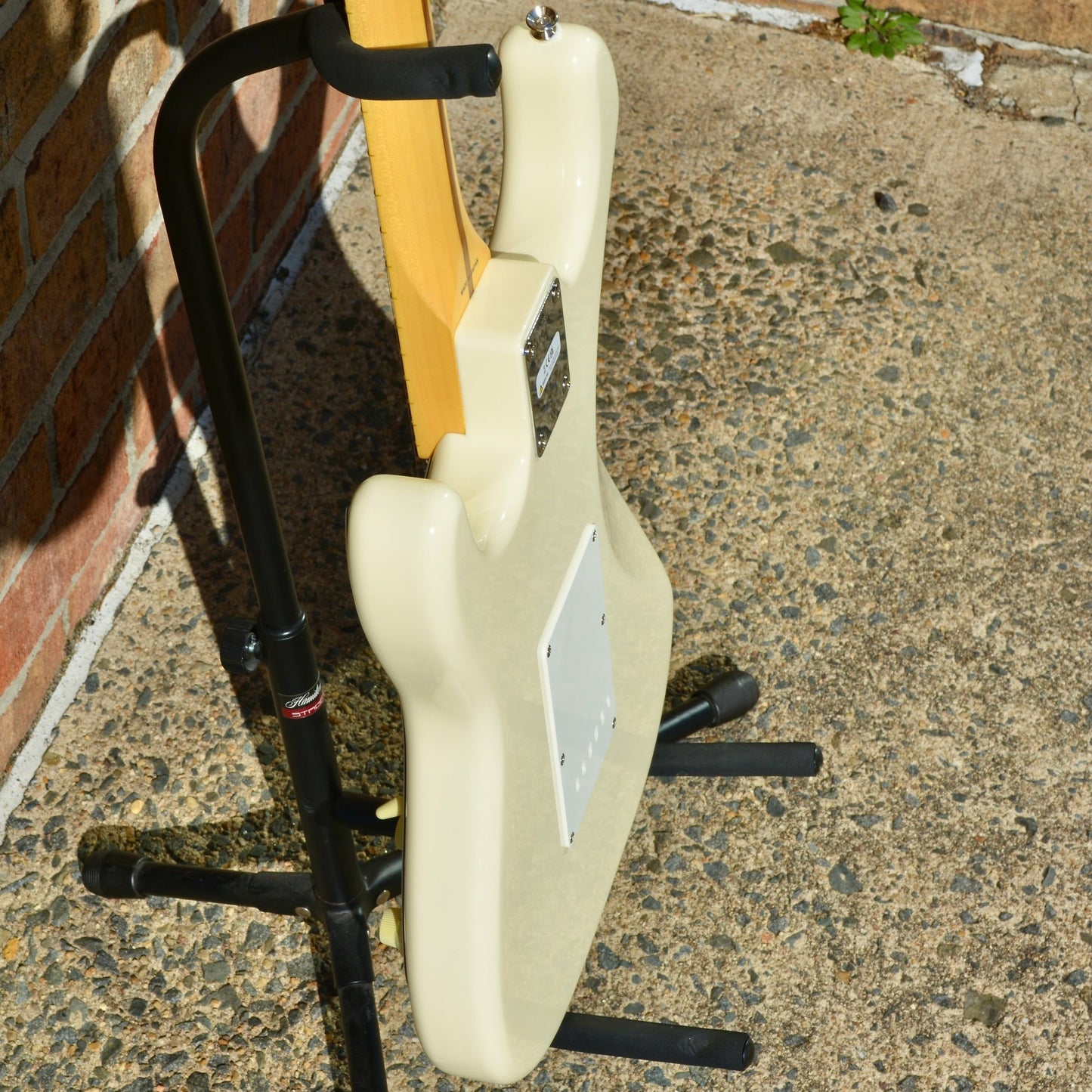 Fender JV Modified '60s Stratocaster®, Maple Fingerboard, Olympic White