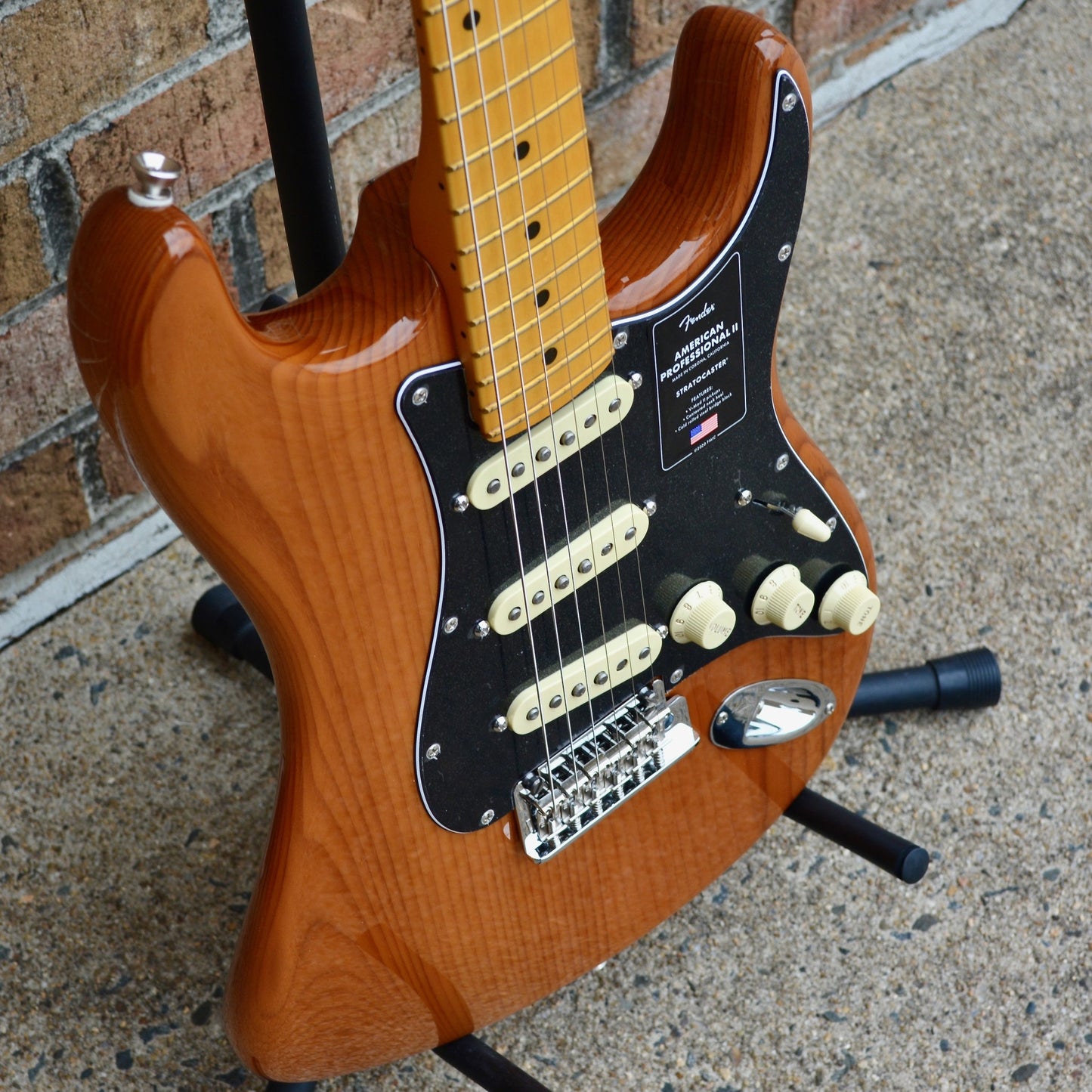 Fender American Professional II Stratocaster®, Maple Fingerboard, Roasted Pine
