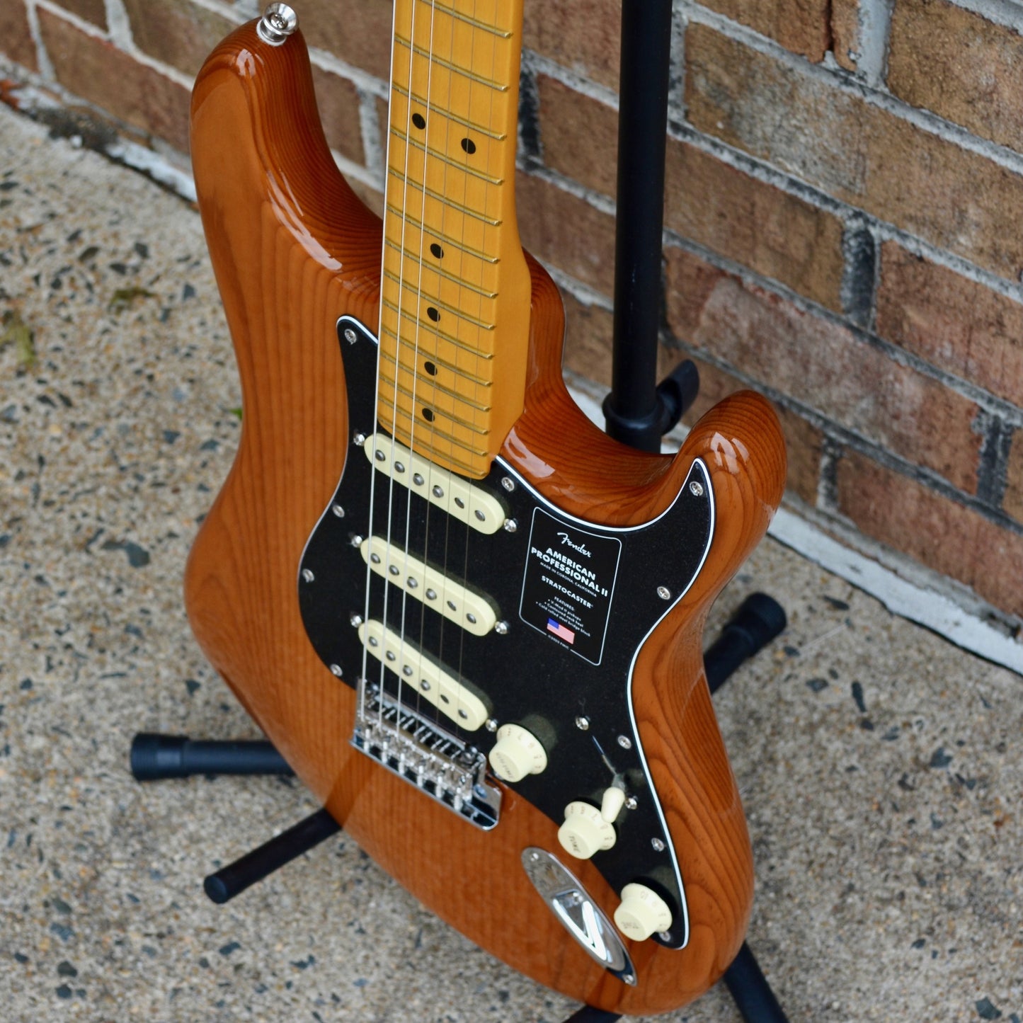 Fender American Professional II Stratocaster®, Maple Fingerboard, Roasted Pine