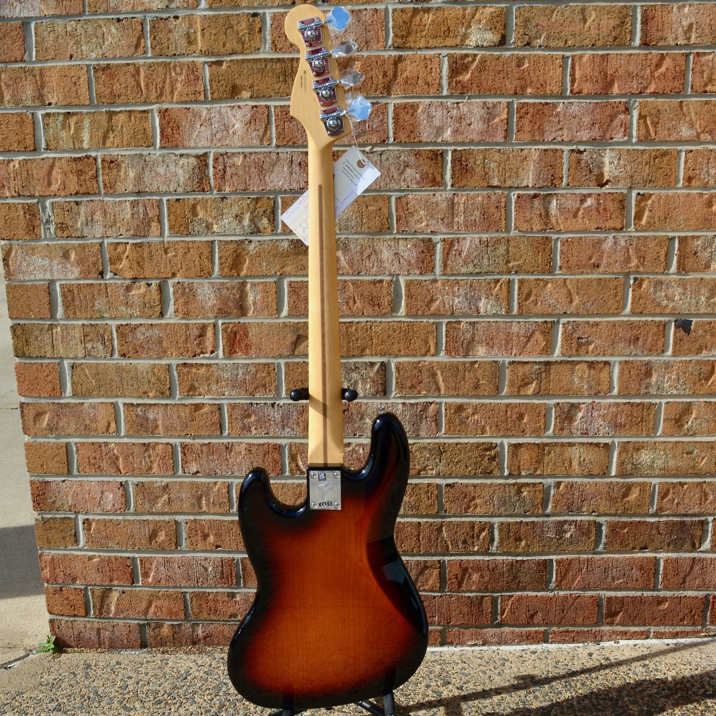 Fender Player Jazz Bass® Fretless, Pau Ferro Fingerboard, 3-Color Sunburst