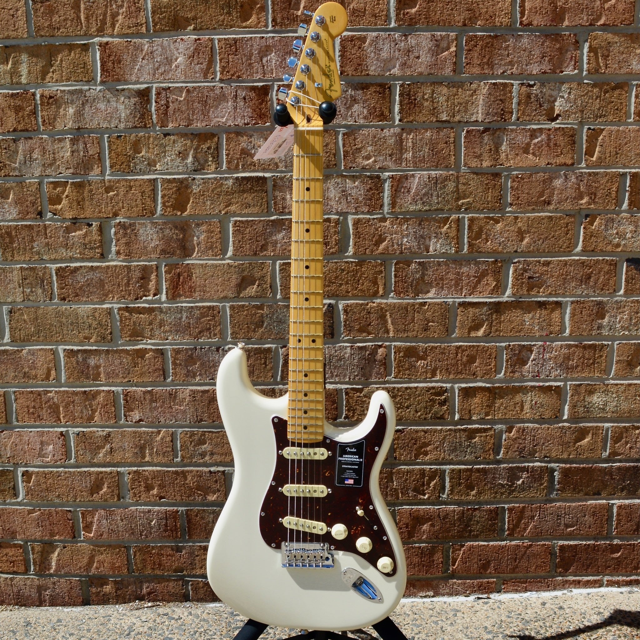 Fender American Professional II Stratocaster®, Maple Fingerboard, Olympic  White