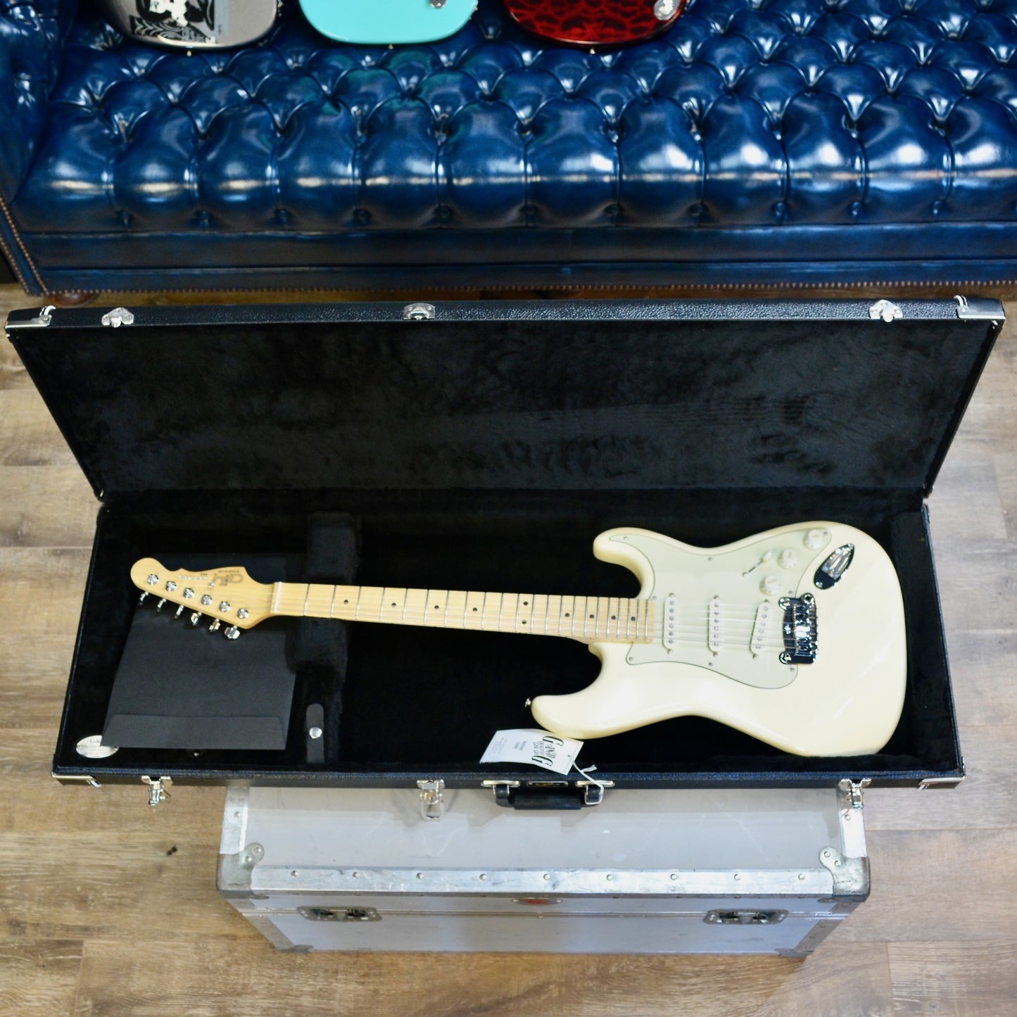 G&L Fullerton Deluxe Legacy Vintage White