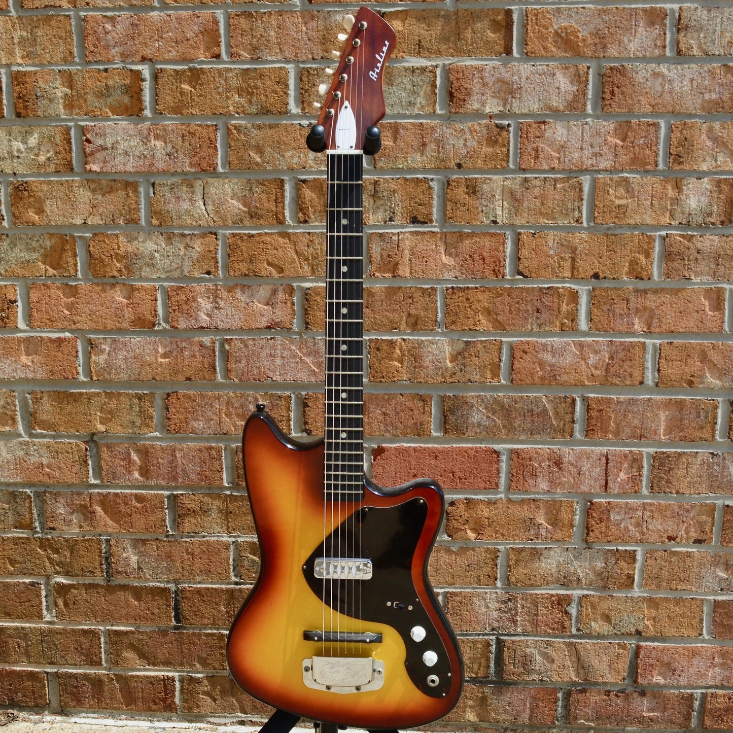 Airline USED Bobcat 1965 Sunburst