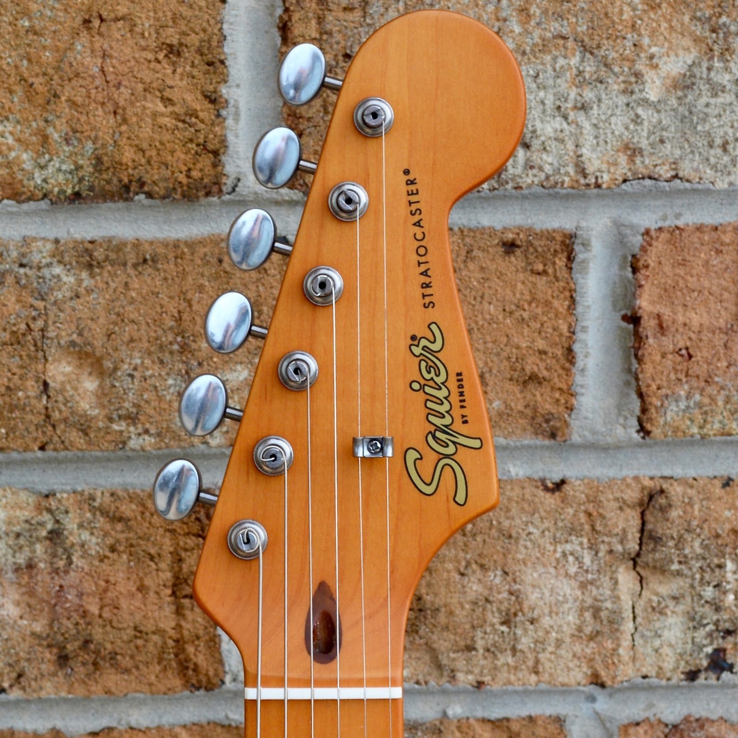 Fender40th Anniversary Stratocaster®, Vintage Edition, Maple Fingerboard, Gold Anodized Pickguard, Satin Sea Foam Green