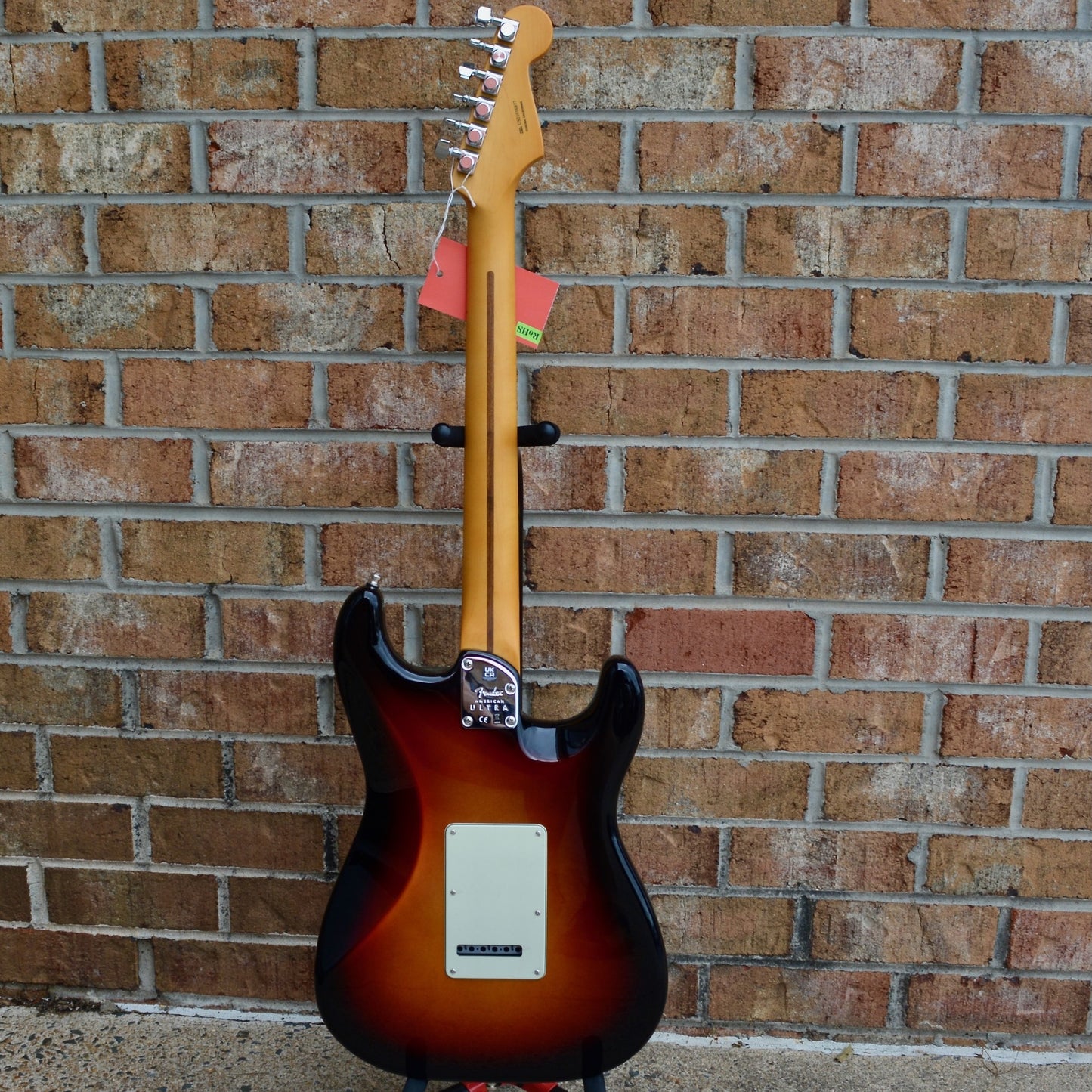 Fender American Ultra Stratocaster® Left-Hand, Maple Fingerboard, Ultraburst