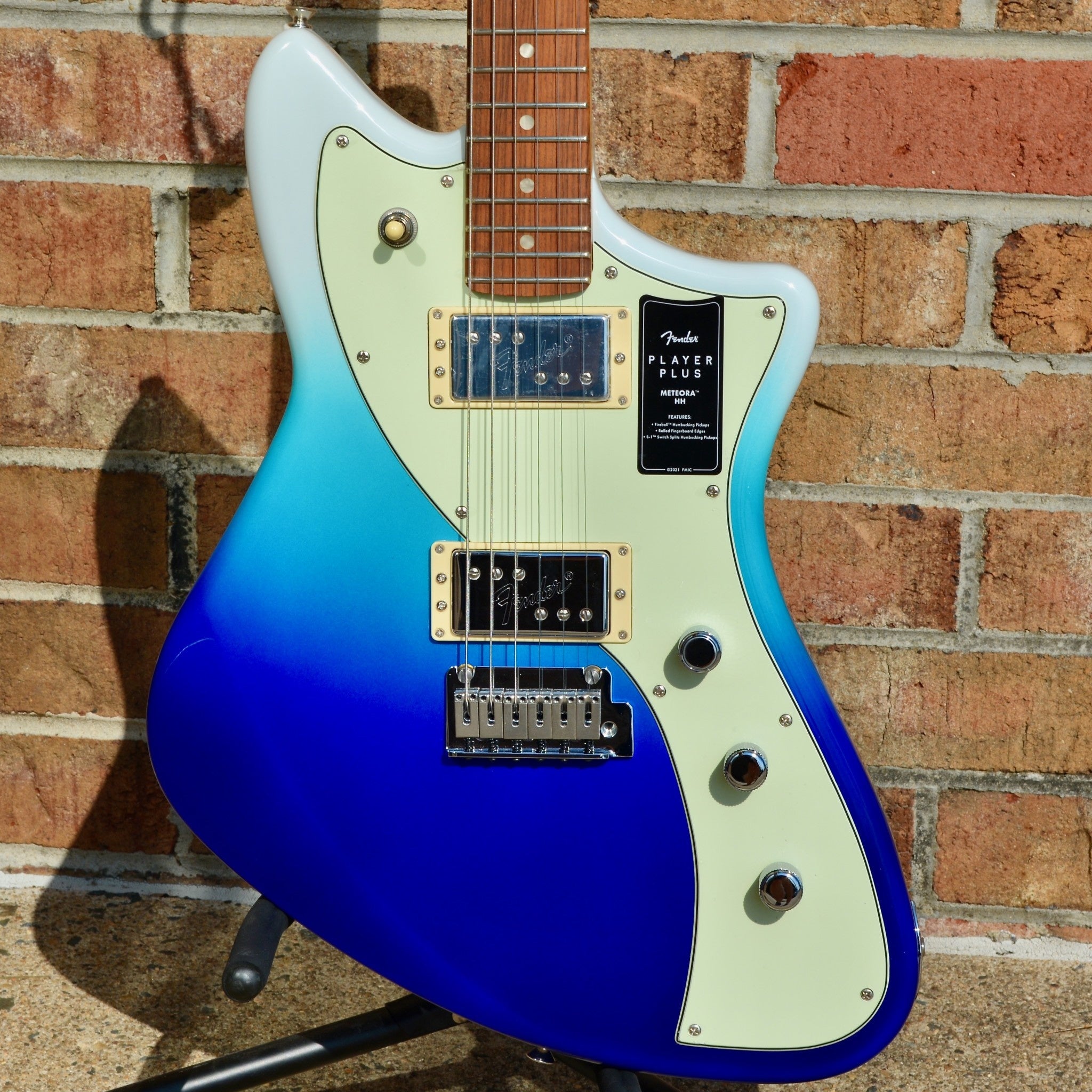 Fender Player Plus Meteora® HH, Pau Ferro Fingerboard, Belair Blue