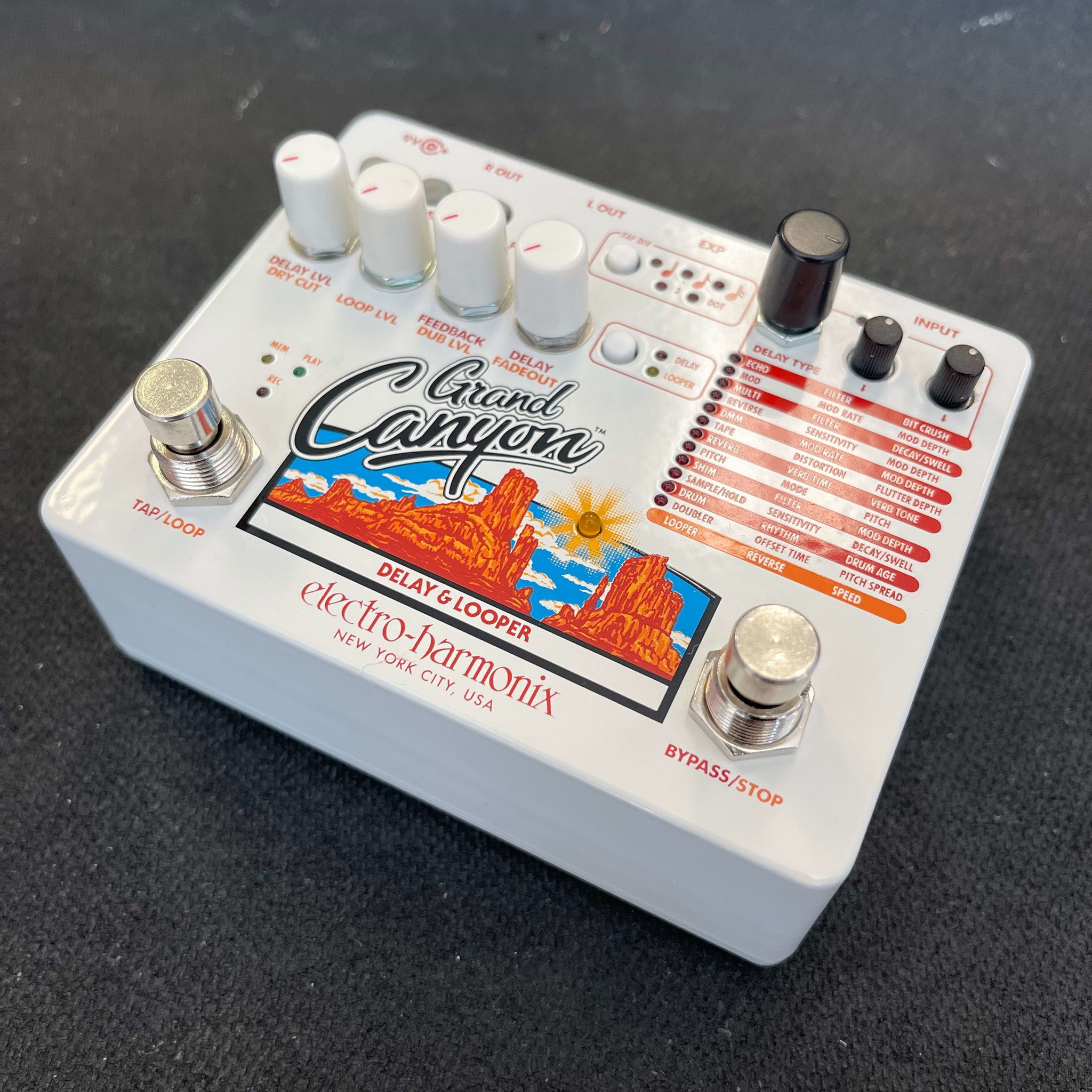 Electro-Harmonix Grand Canyon Delay & Looper – Matt's Guitars